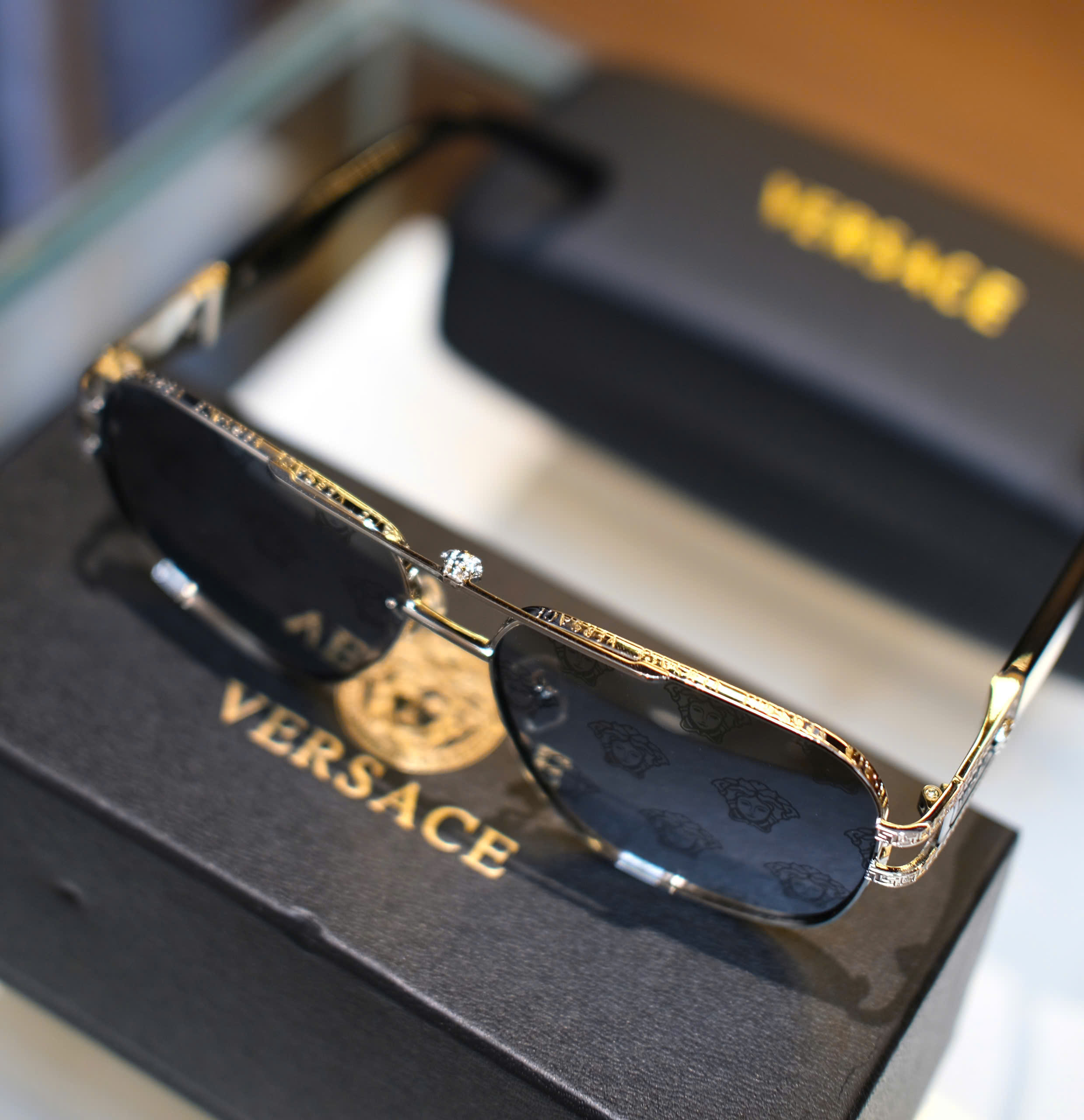 Kính mắt thời trang Versace VS Đen họa tiết logo mặt Medusa mắt Like Auth on web fullbox DDT