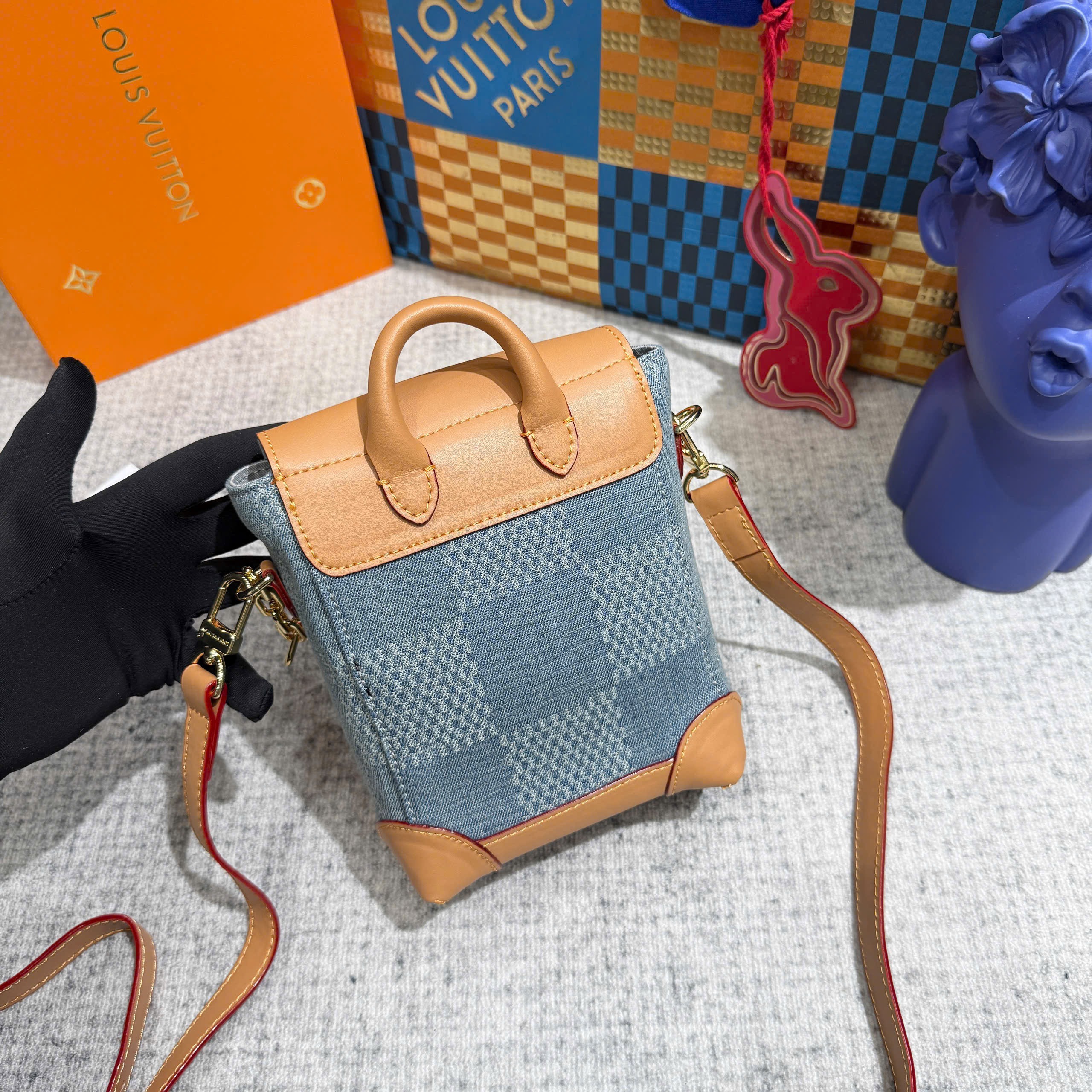 Túi mini đeo chéo Louis Vuitton LV Xanh jean phối Nâu họa tiết caro khóa cài móc xích size 15x18x7cm Like Auth on web fullbox bill thẻ PLD