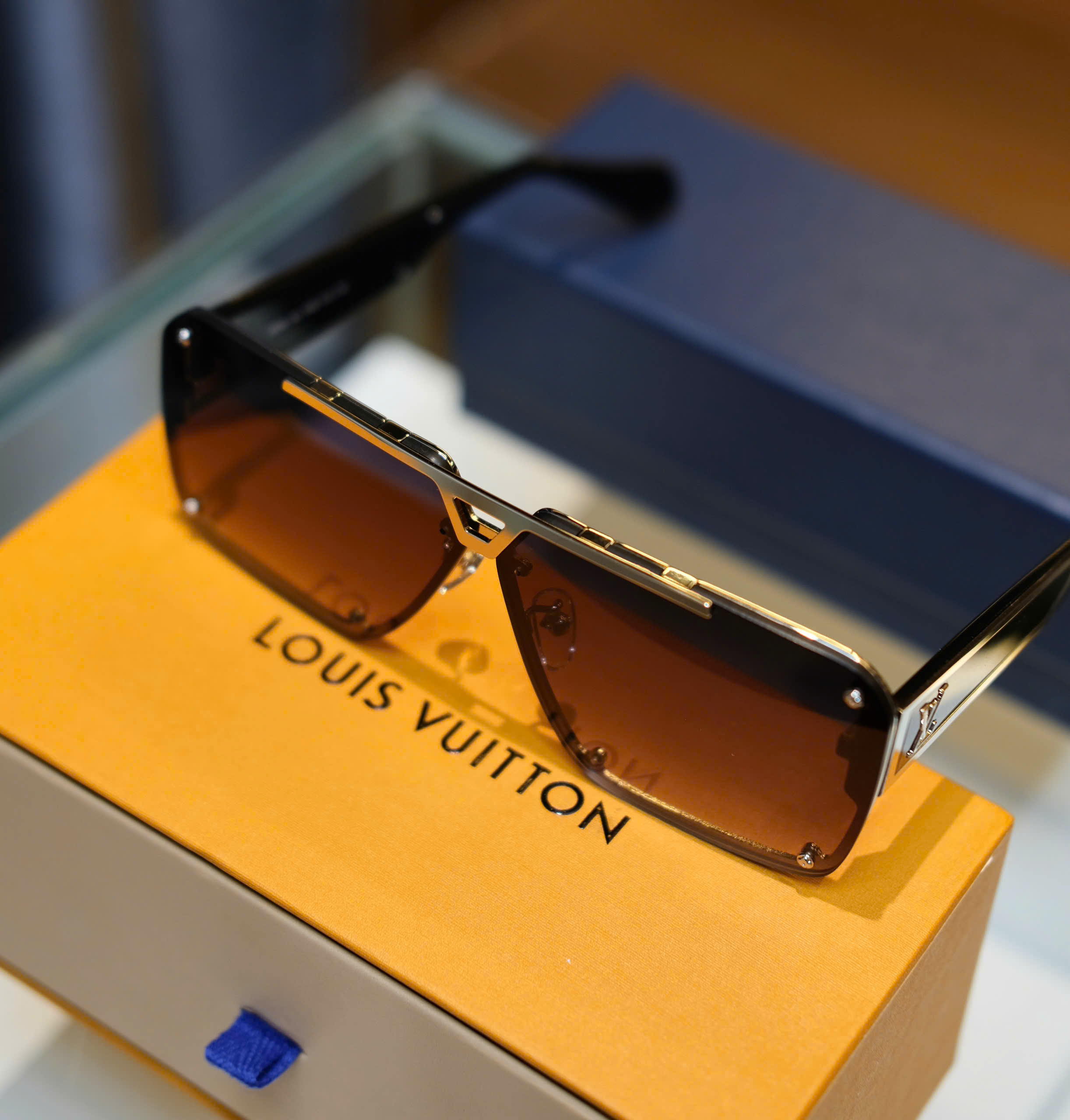 Kính mắt thời trang Louis Vuitton LV Đen phối logo viền kim loại Like Auth on web fullbox DDT