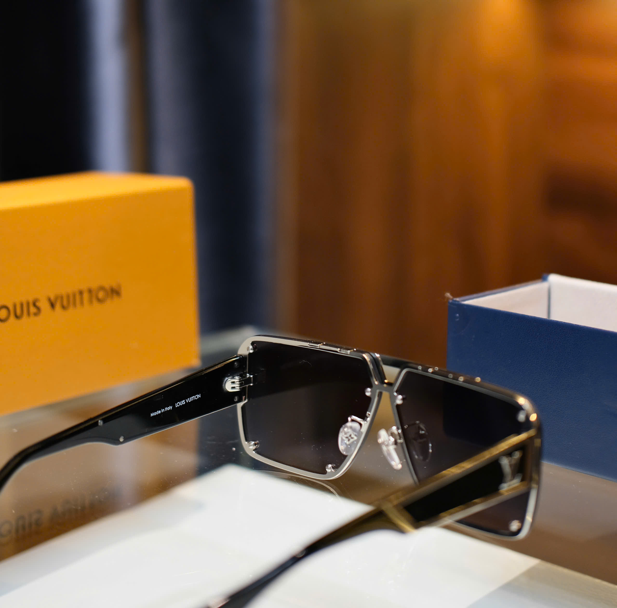 Kính mắt thời trang Louis Vuitton LV Đen phối logo viền kim loại Like Auth on web fullbox DDT