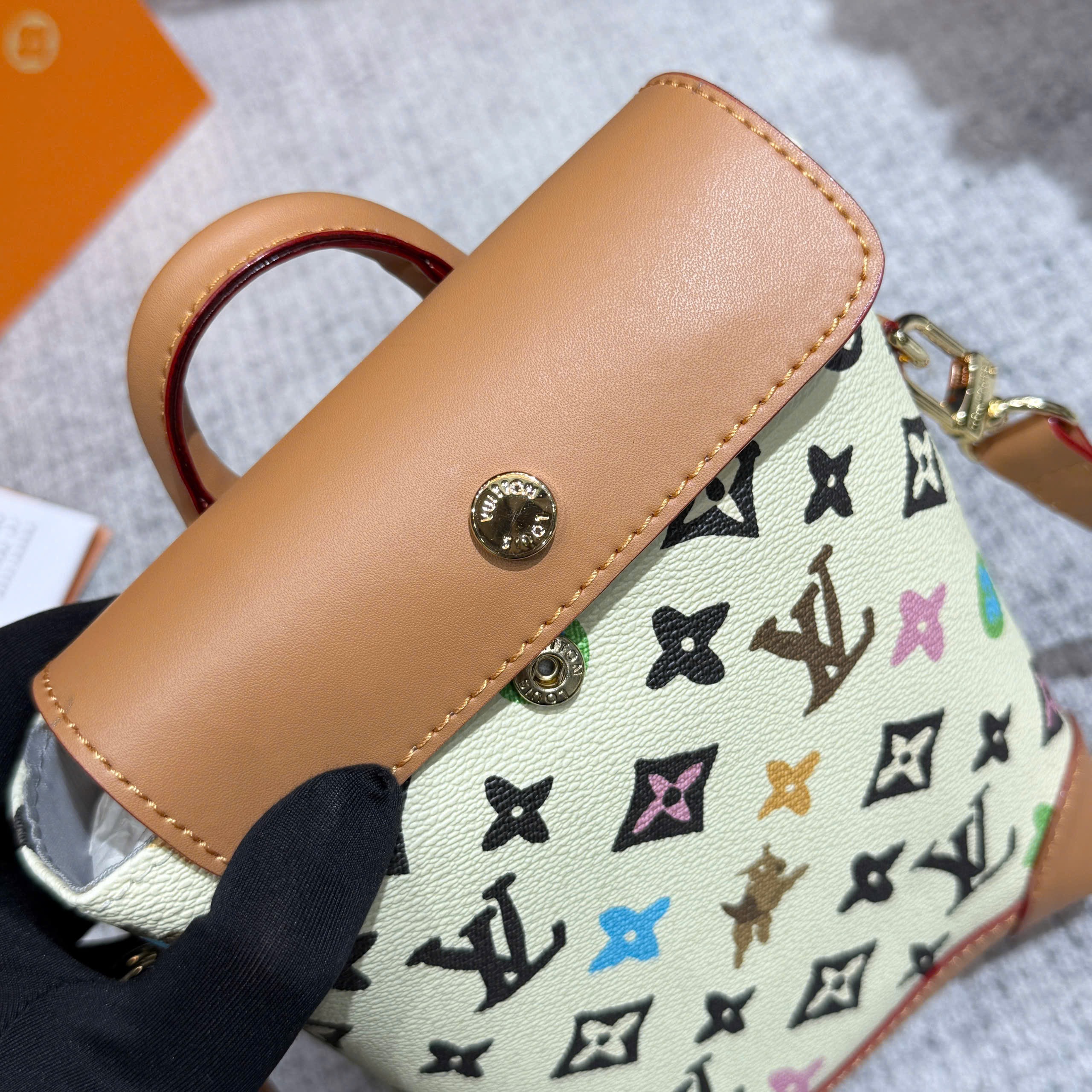Túi mini đeo chéo Louis Vuitton LV Be phối Nâu họa tiết hoa vân logo LV size 15x18x7cm Like Auth on web fullbox bill thẻ PLD