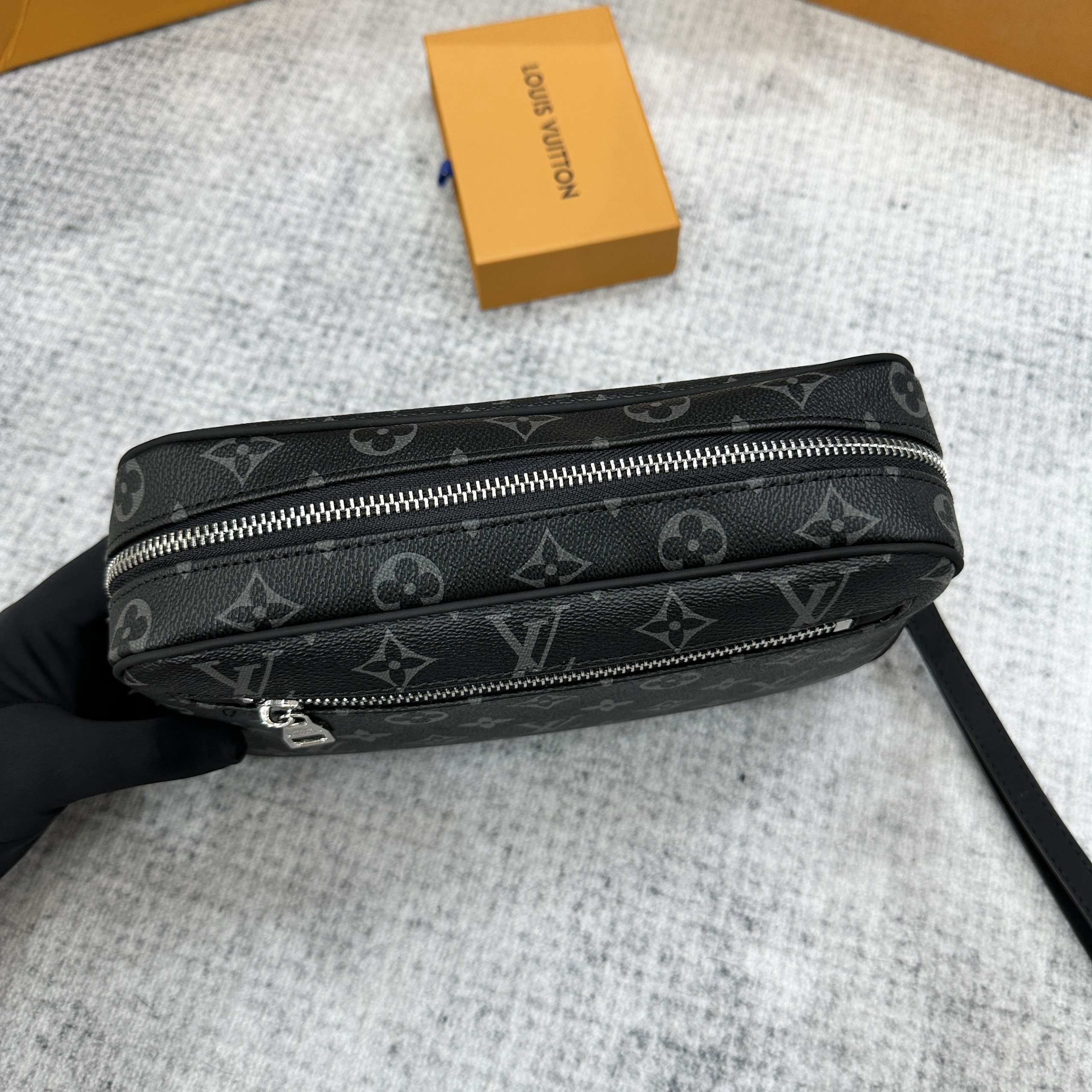 Túi clutch cầm tay Louis Vuitton LV họa tiết các mẫu size 24x16x6cm Like Auth Fullbox phụ kiện PLD
