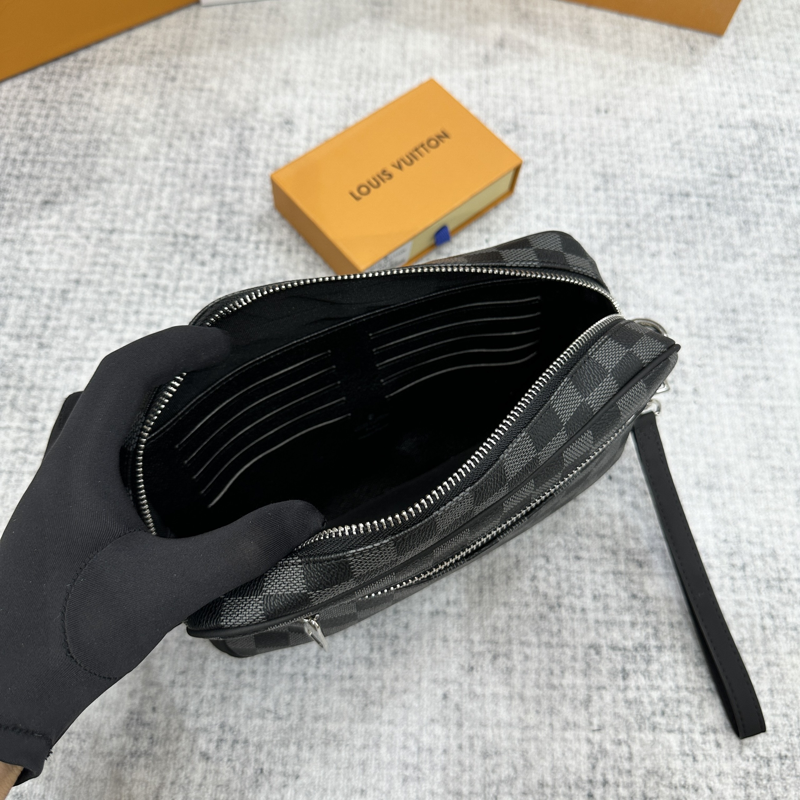 Túi clutch cầm tay Louis Vuitton LV họa tiết các mẫu size 24x16x6cm Like Auth Fullbox phụ kiện PLD