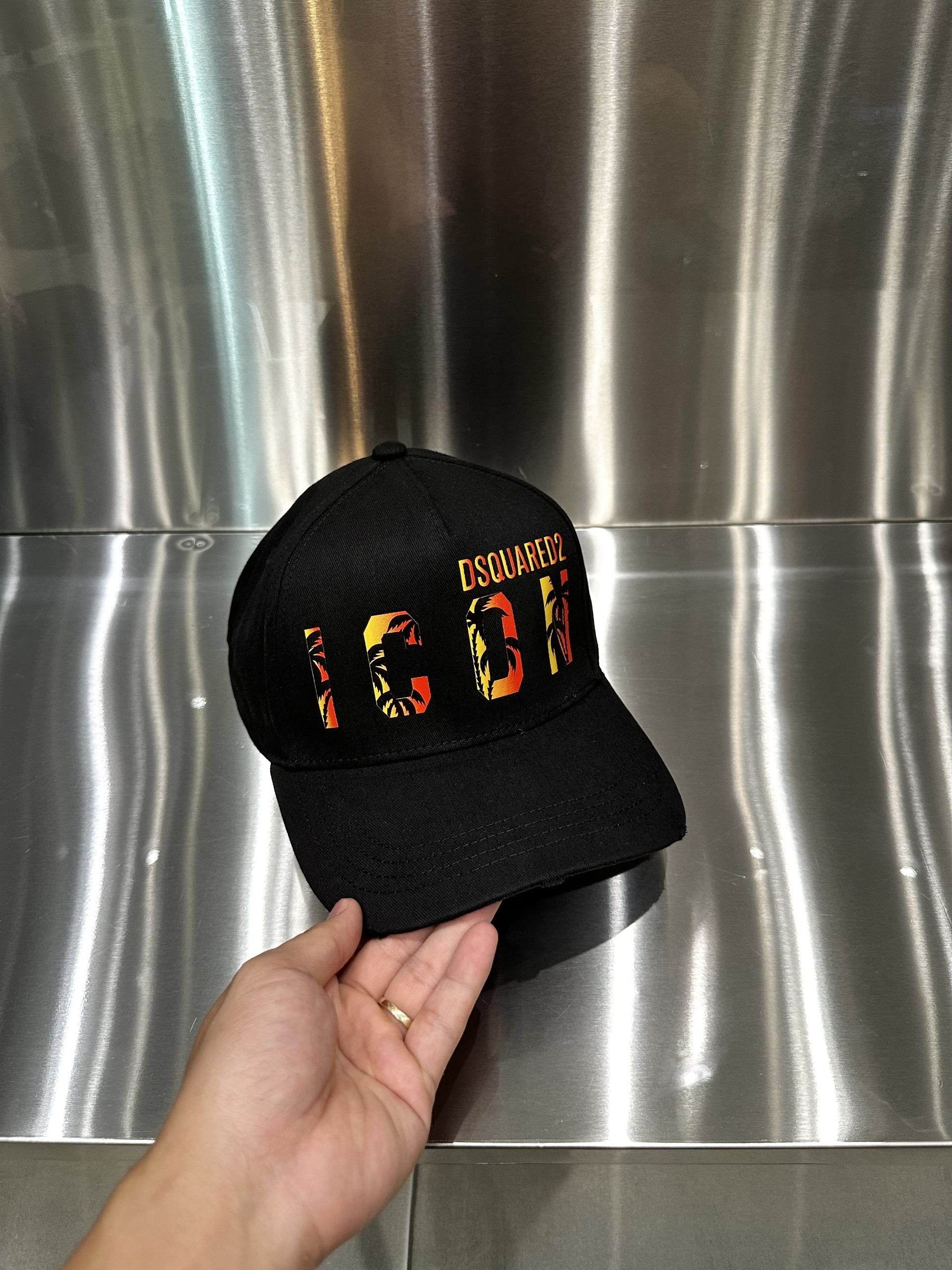 Mũ lưỡi trai, nón kết Dsquared2 DSQ2 các mẫu Like Auth VTN
