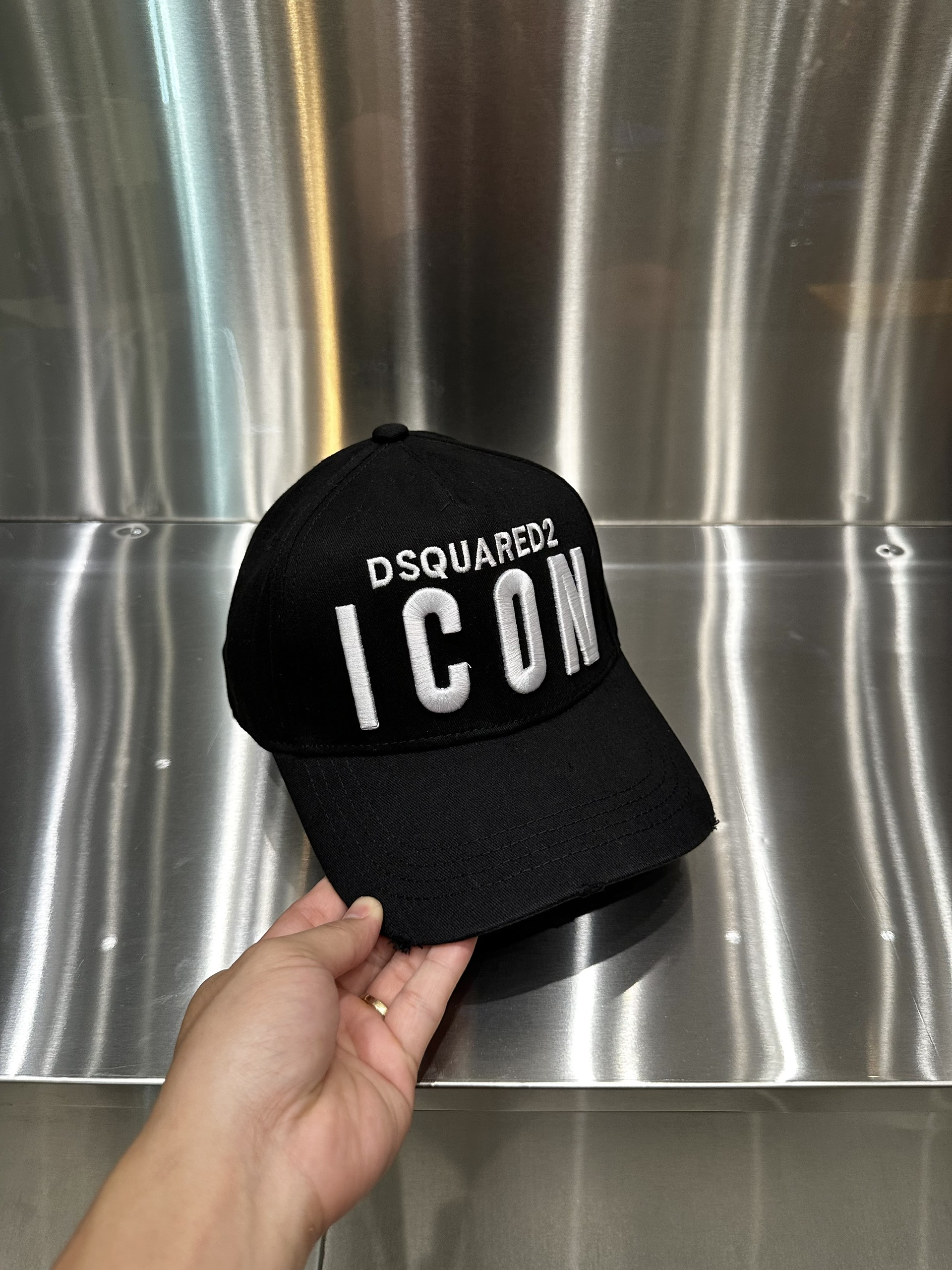 Mũ lưỡi trai, nón kết Dsquared2 DSQ2 các mẫu Like Auth VTN