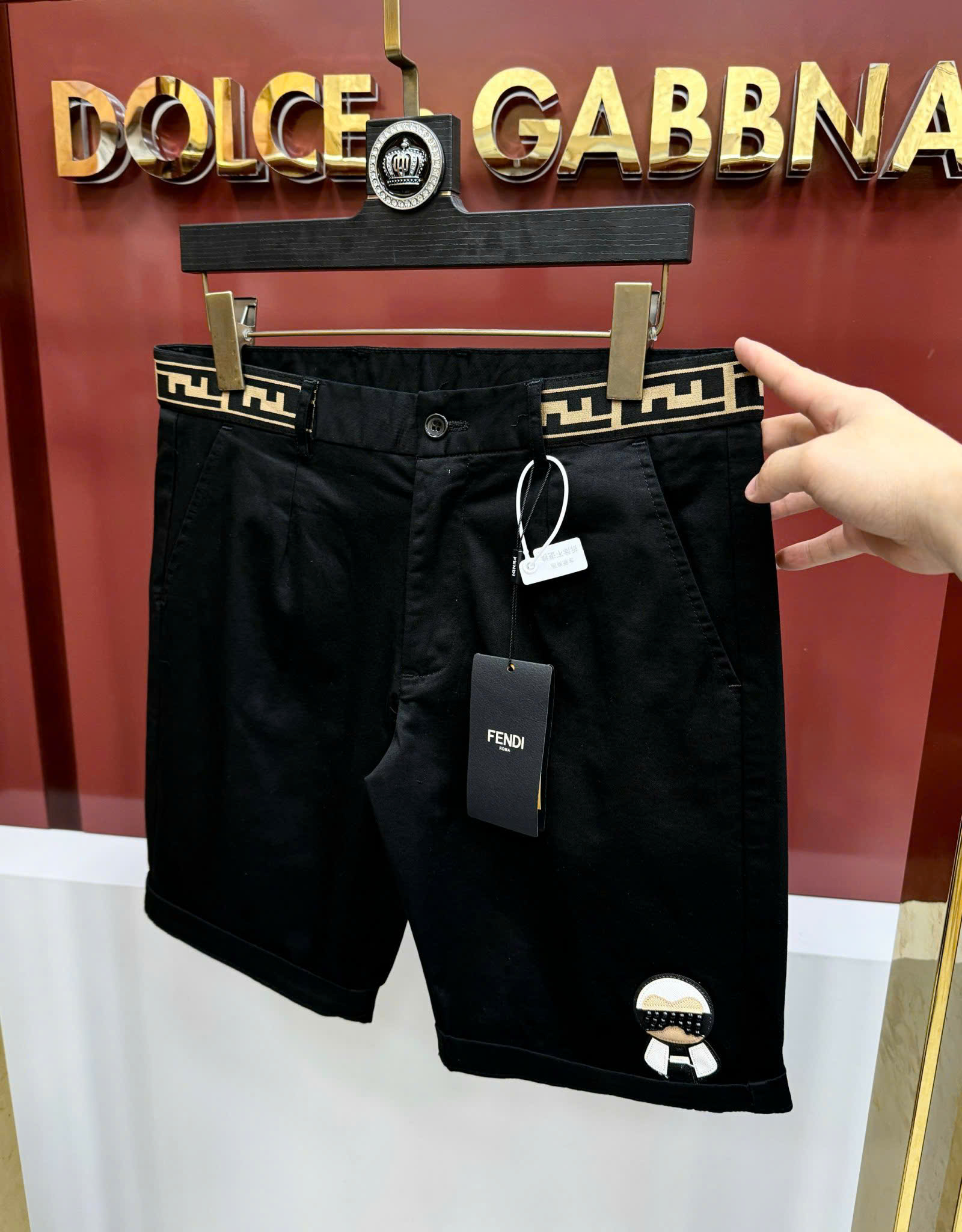 Quần short kaki Fendi FF logo thêu đùi check cạp Like Auth on web CD