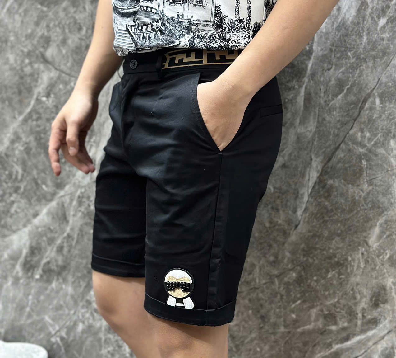 Quần short kaki Fendi FF logo thêu đùi check cạp Like Auth on web CD