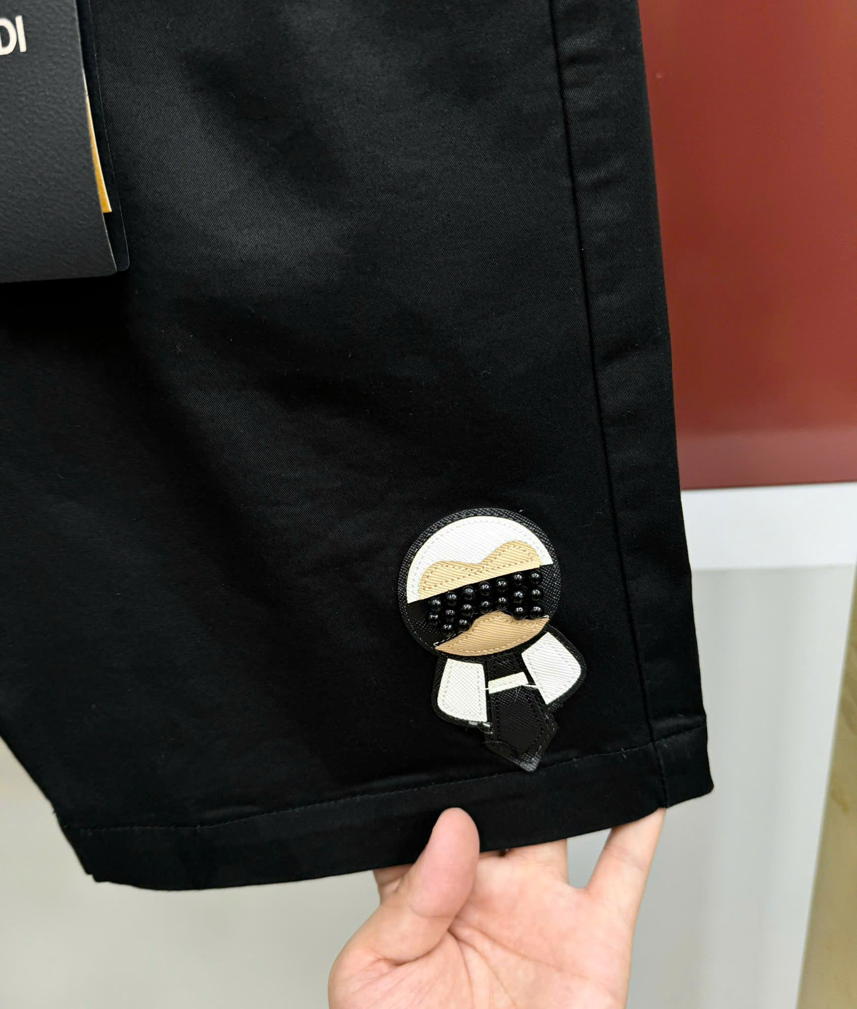Quần short kaki Fendi FF logo thêu đùi check cạp Like Auth on web CD
