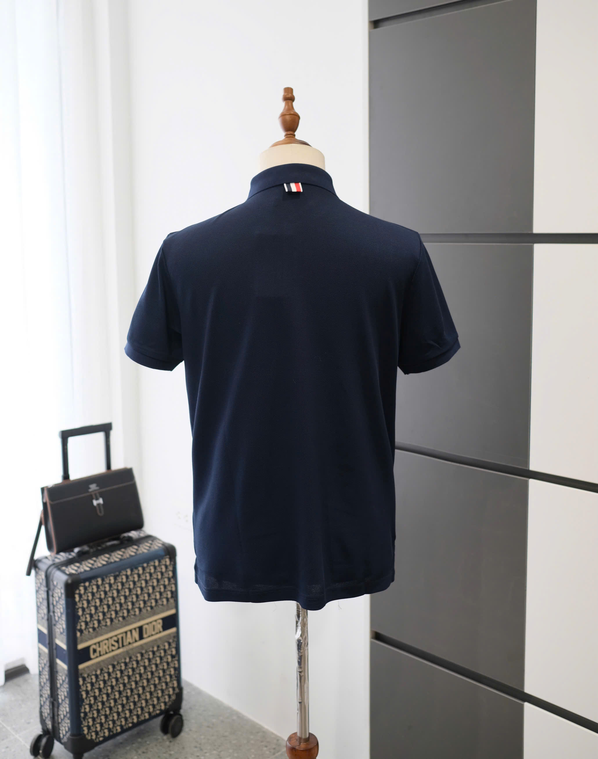 Áo polo Thom Browne TB logo mỏ neo thêu ngực Like Auth on web DDT