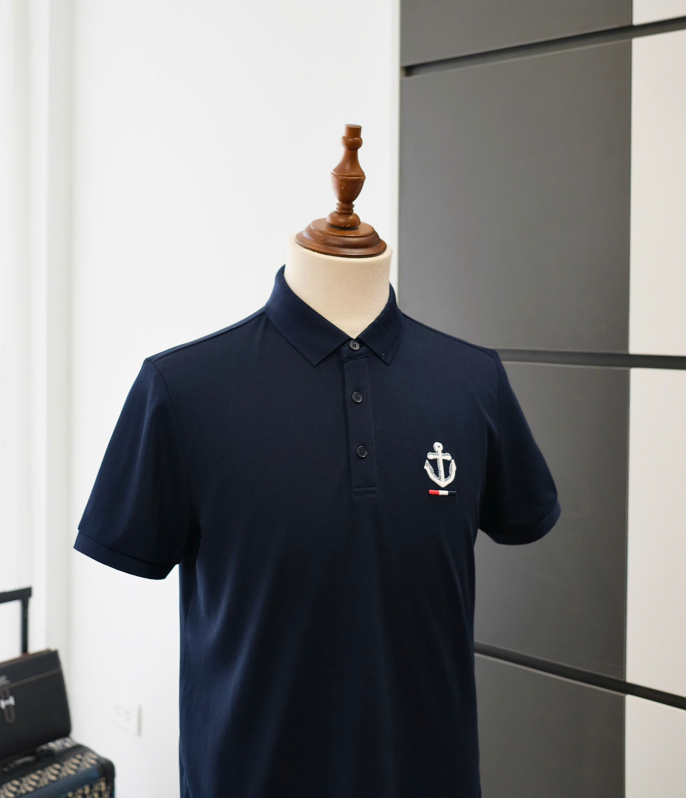 Áo polo Thom Browne TB logo mỏ neo thêu ngực Like Auth on web DDT