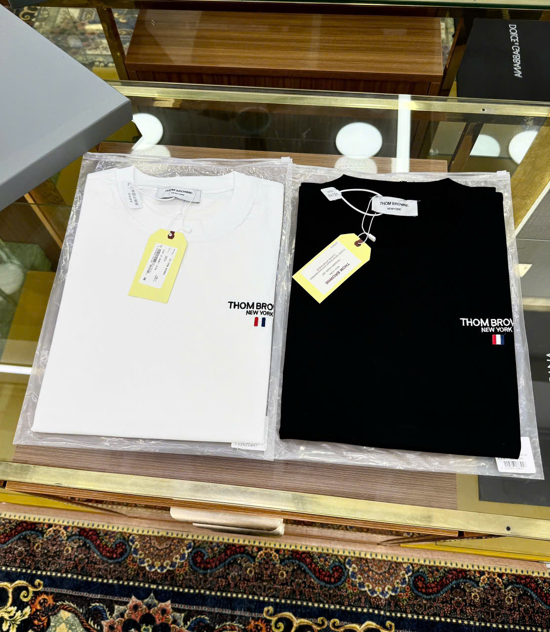 Áo phông T-shirt Thom Browne TB logo thêu ngực kẻ sọc tay Like Auth on web LK
