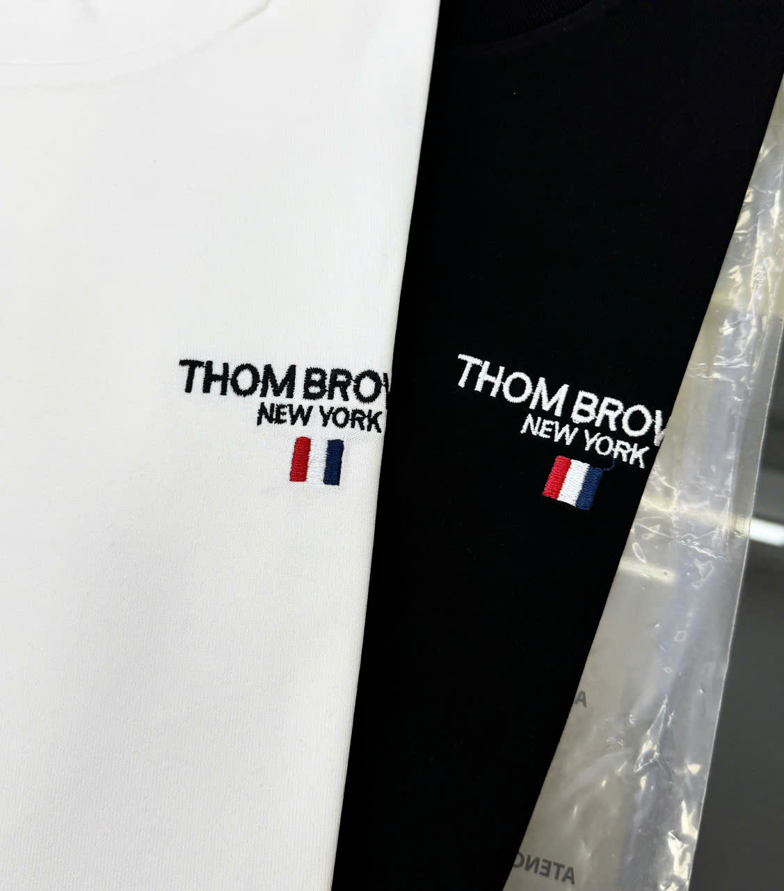 Áo phông T-shirt Thom Browne TB logo thêu ngực kẻ sọc tay Like Auth on web LK