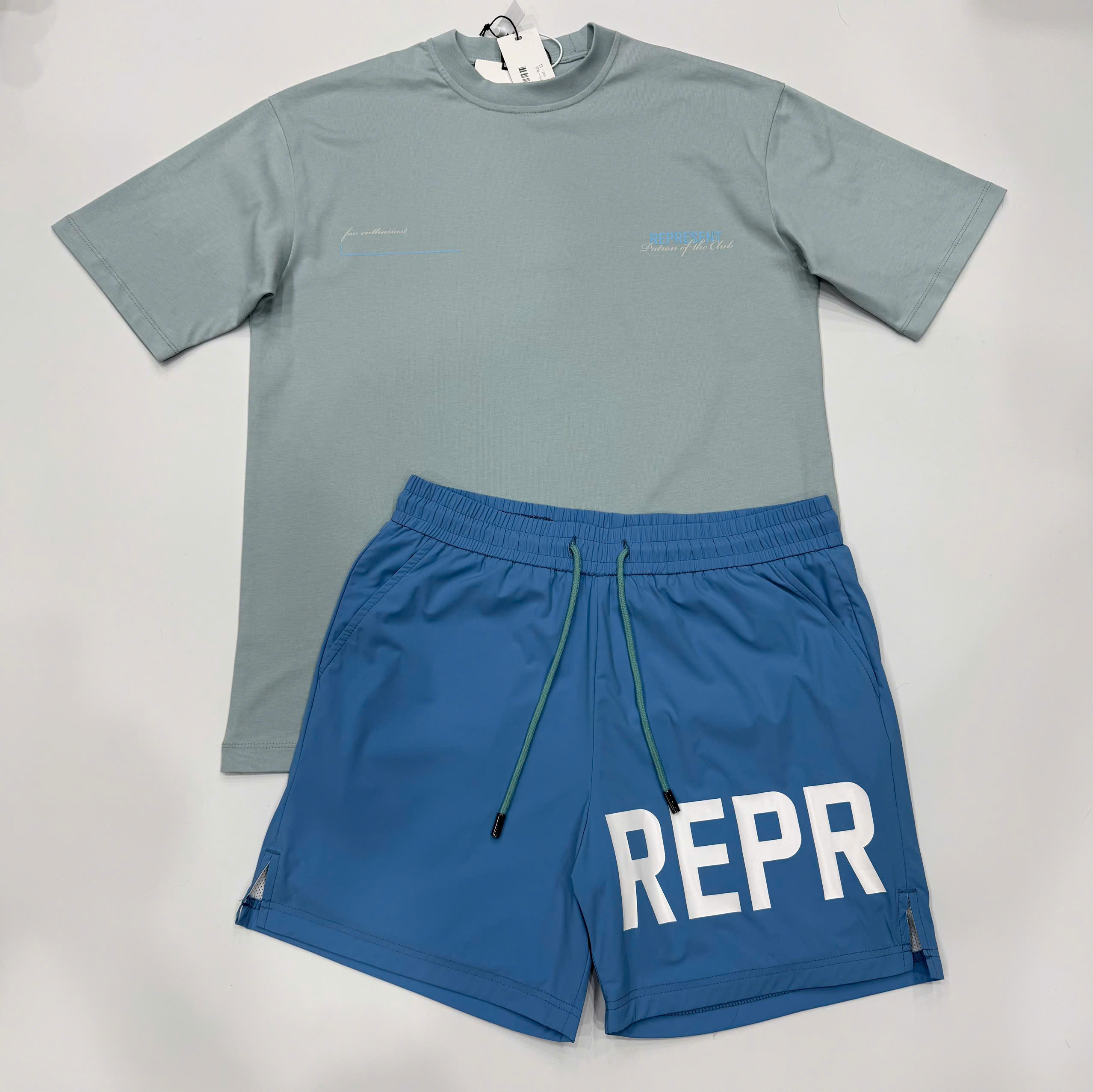 Bộ, set hè Represent logo chữ basic Like Auth on web CD
