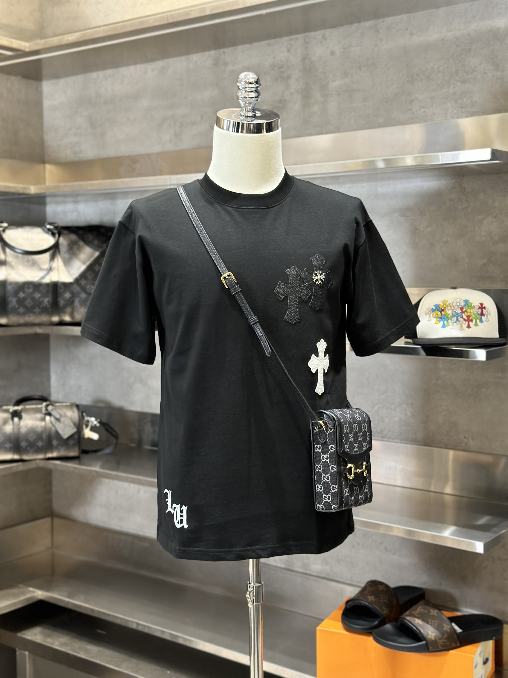 Áo phông T-shirt Chrome Heart CH Đen logo chữ thập da thêu Like Auth on web VTN