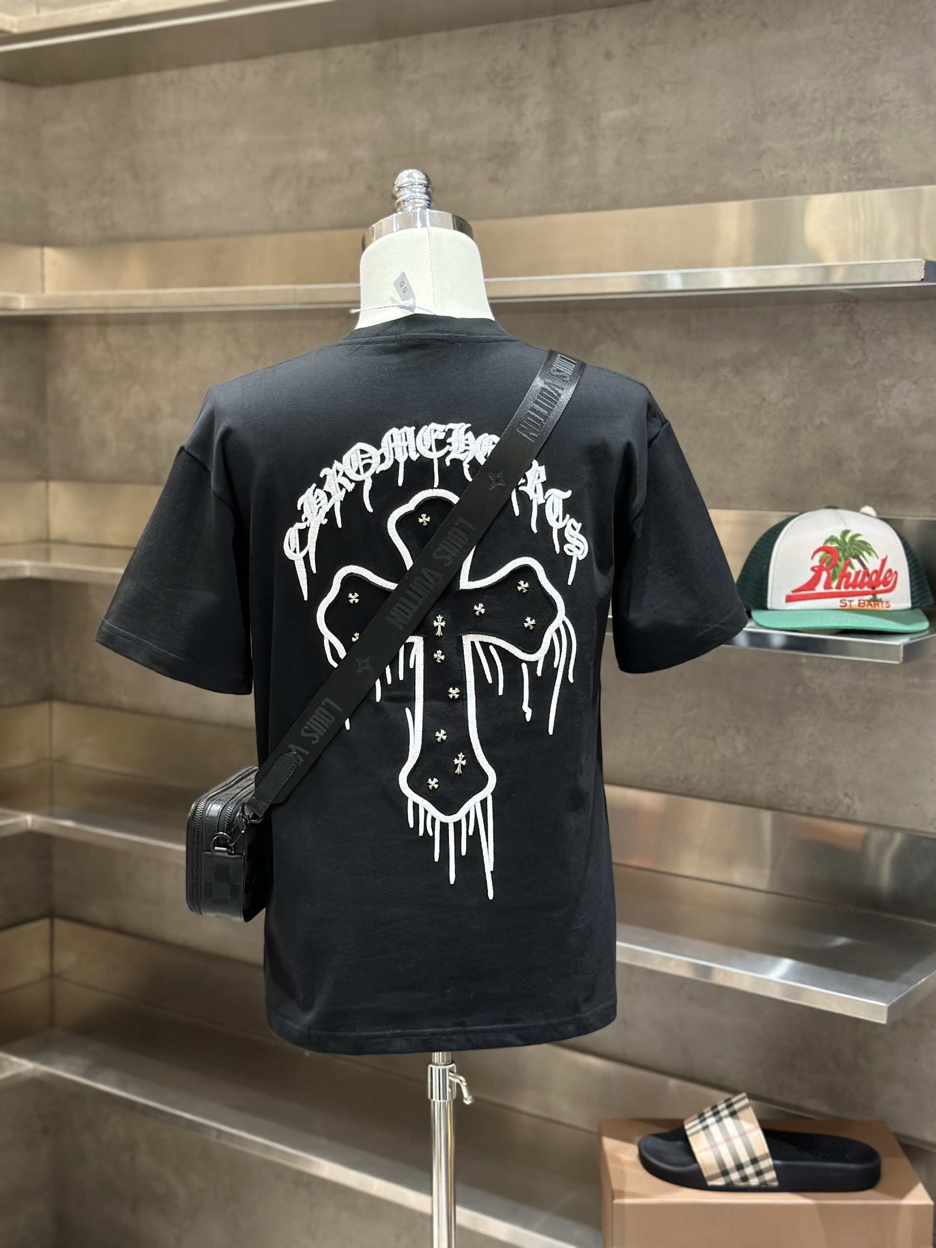 Áo phông T-shirt Chrome Heart CH Đen logo chữ thập Trắng thêu chảy Like Auth on web VTN