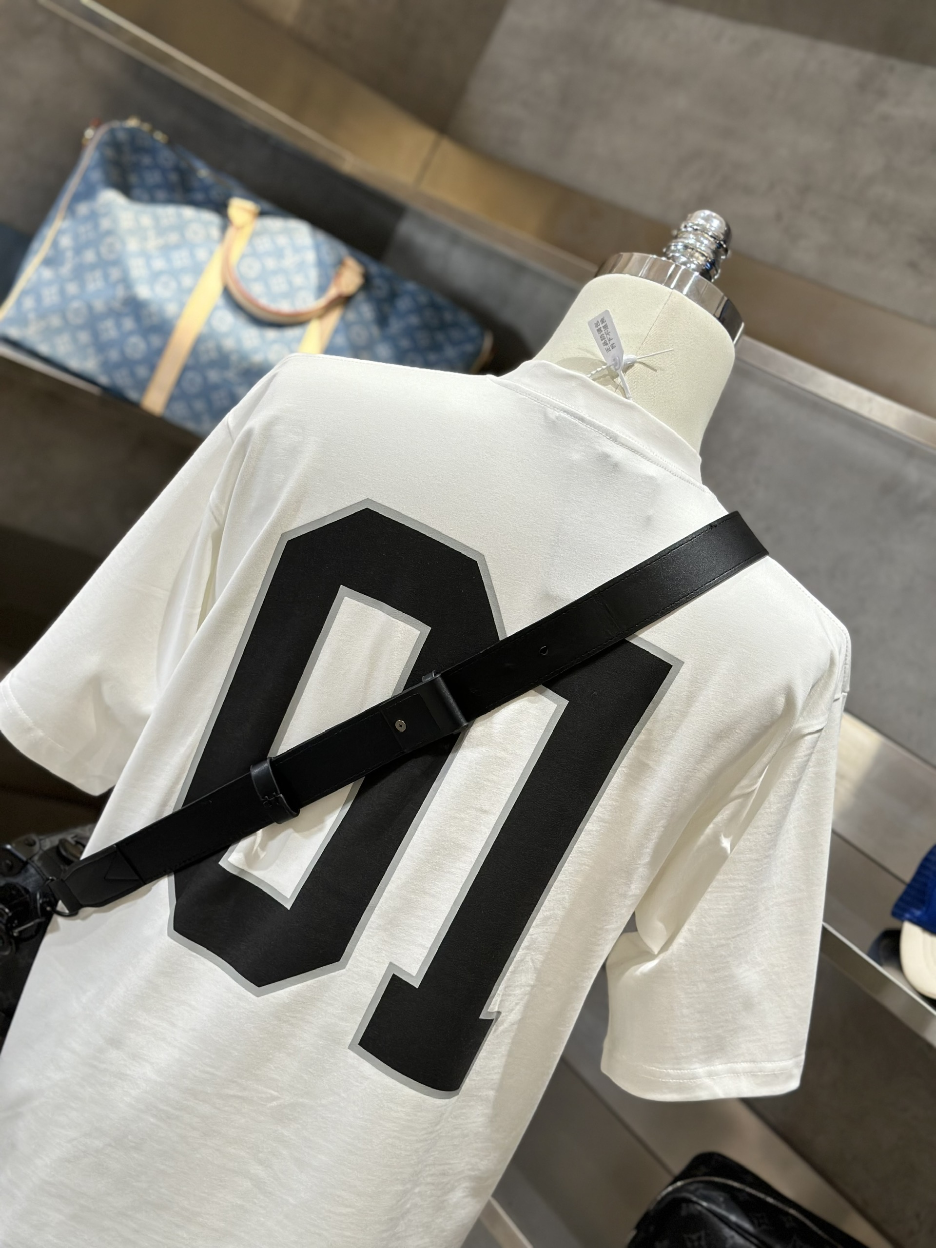 Áo phông T-shirt Balenciaga BB Trắng logo chữ số 01 Đen Like Auth on web VTN