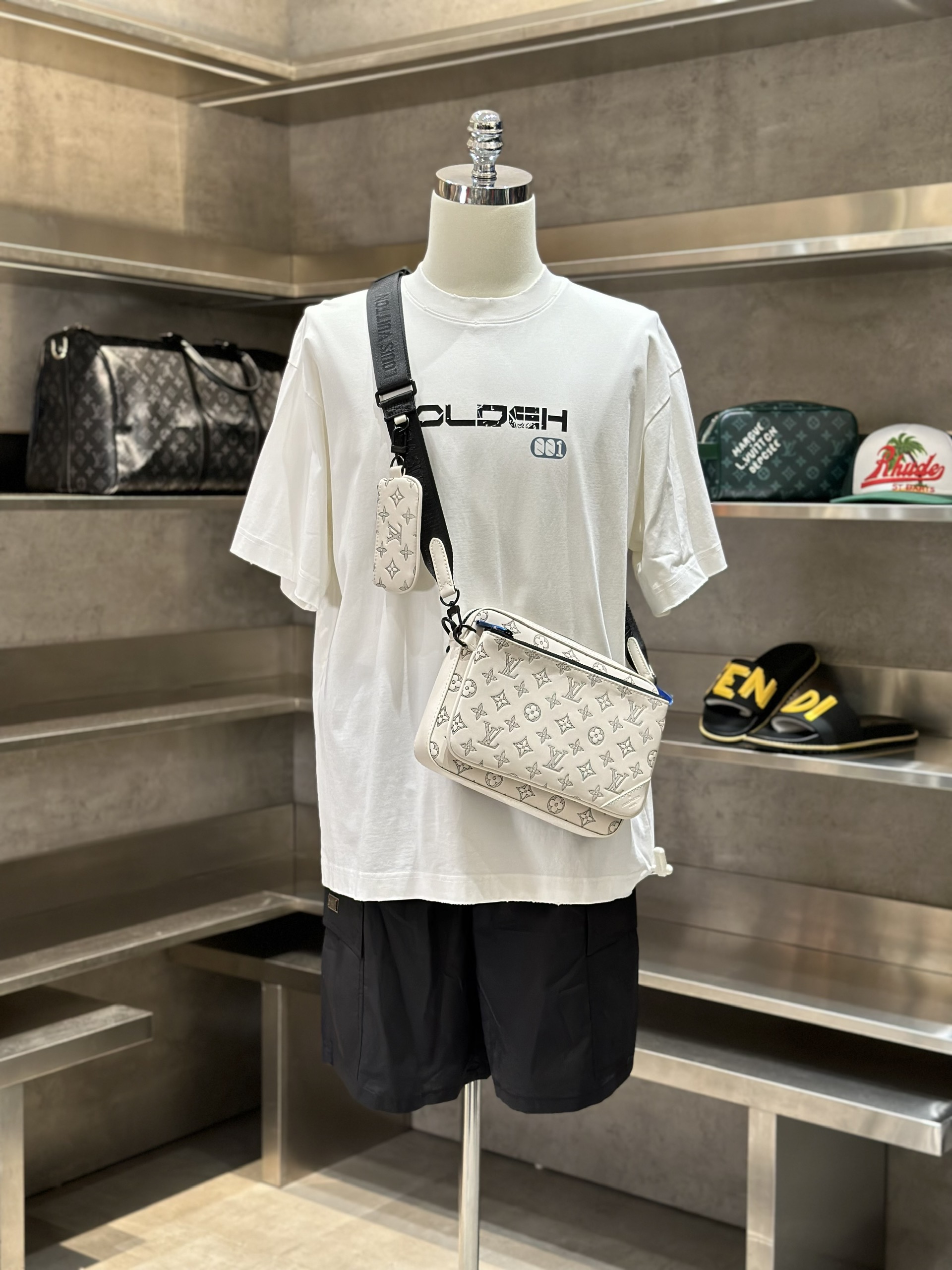 Áo phông T-shirt Local Trắng họa tiết lưng Like Auth VTN