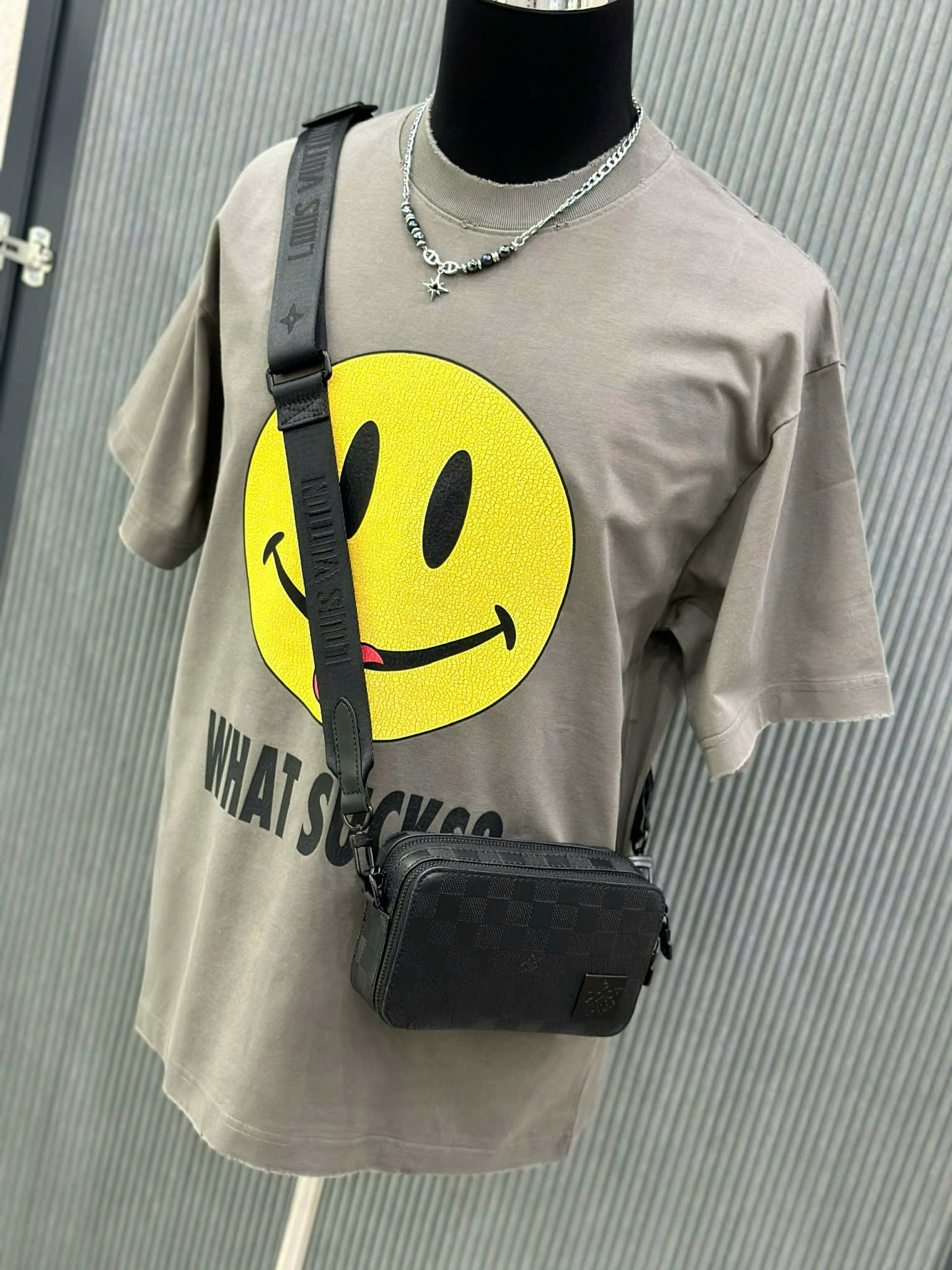 Áo phông T-shirt Local Xám mặt cười họa tiết chữ Like Auth VTN