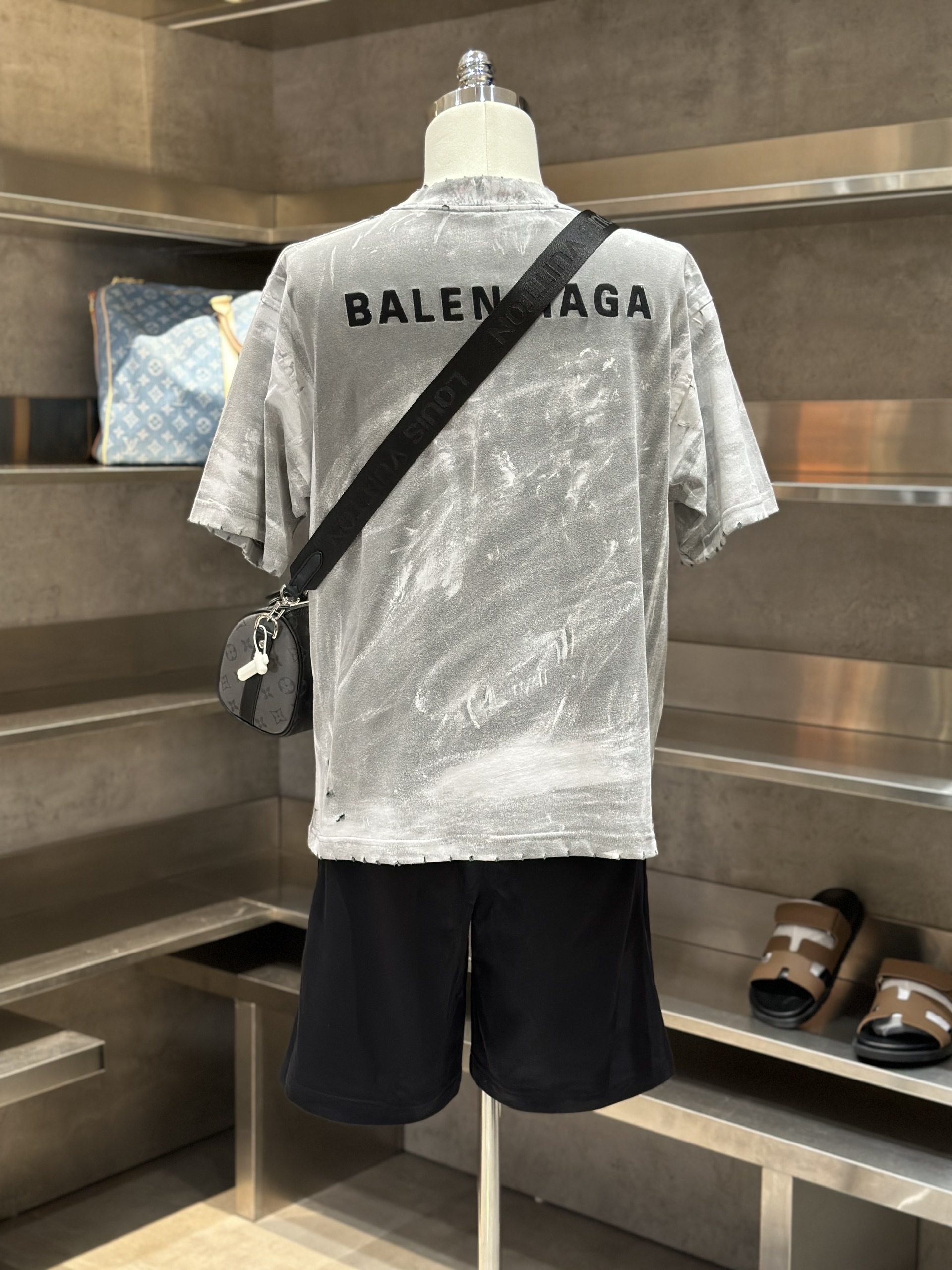 Áo phông T-shirt Balenciaga BB Xám loang Trắng Like Auth VTN