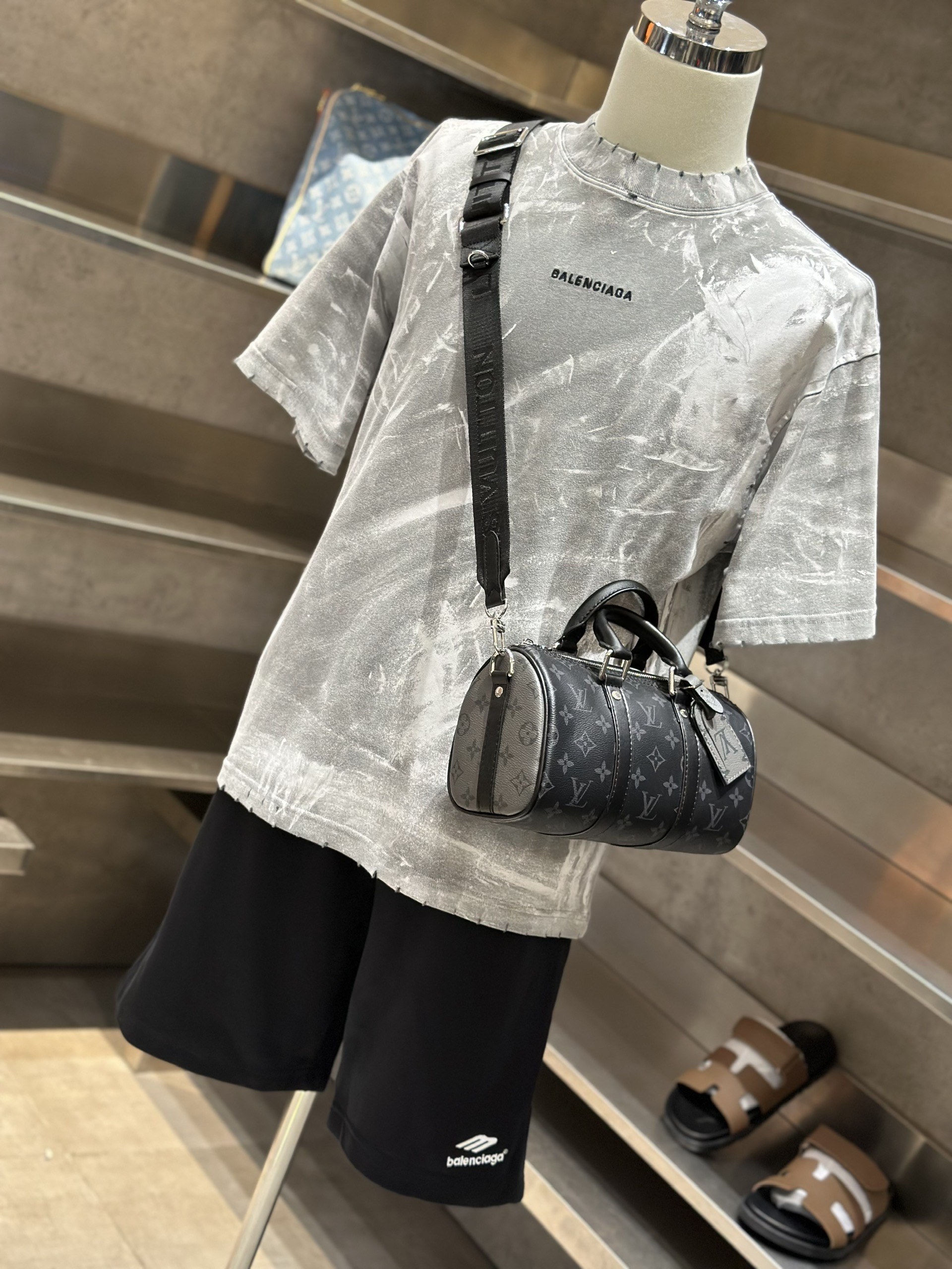 Áo phông T-shirt Balenciaga BB Xám loang Trắng Like Auth VTN