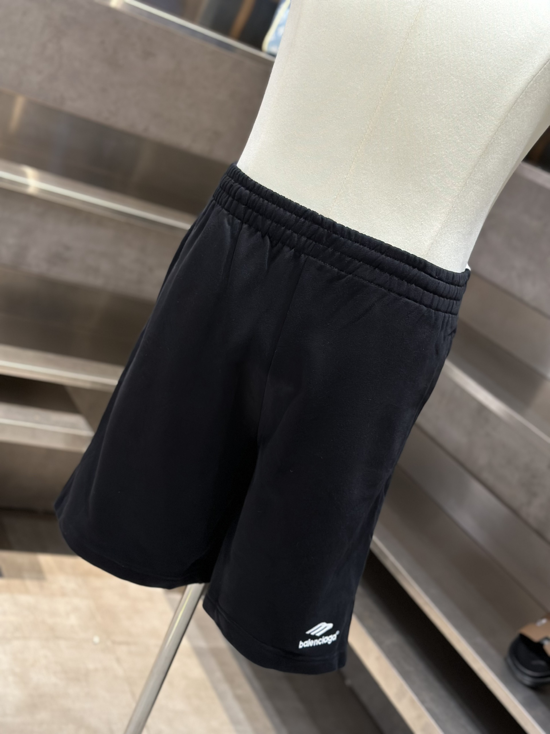 Quần short nỉ Balenciaga BB Đen sọc Trắng Xanh than sườn Like Auth VTN