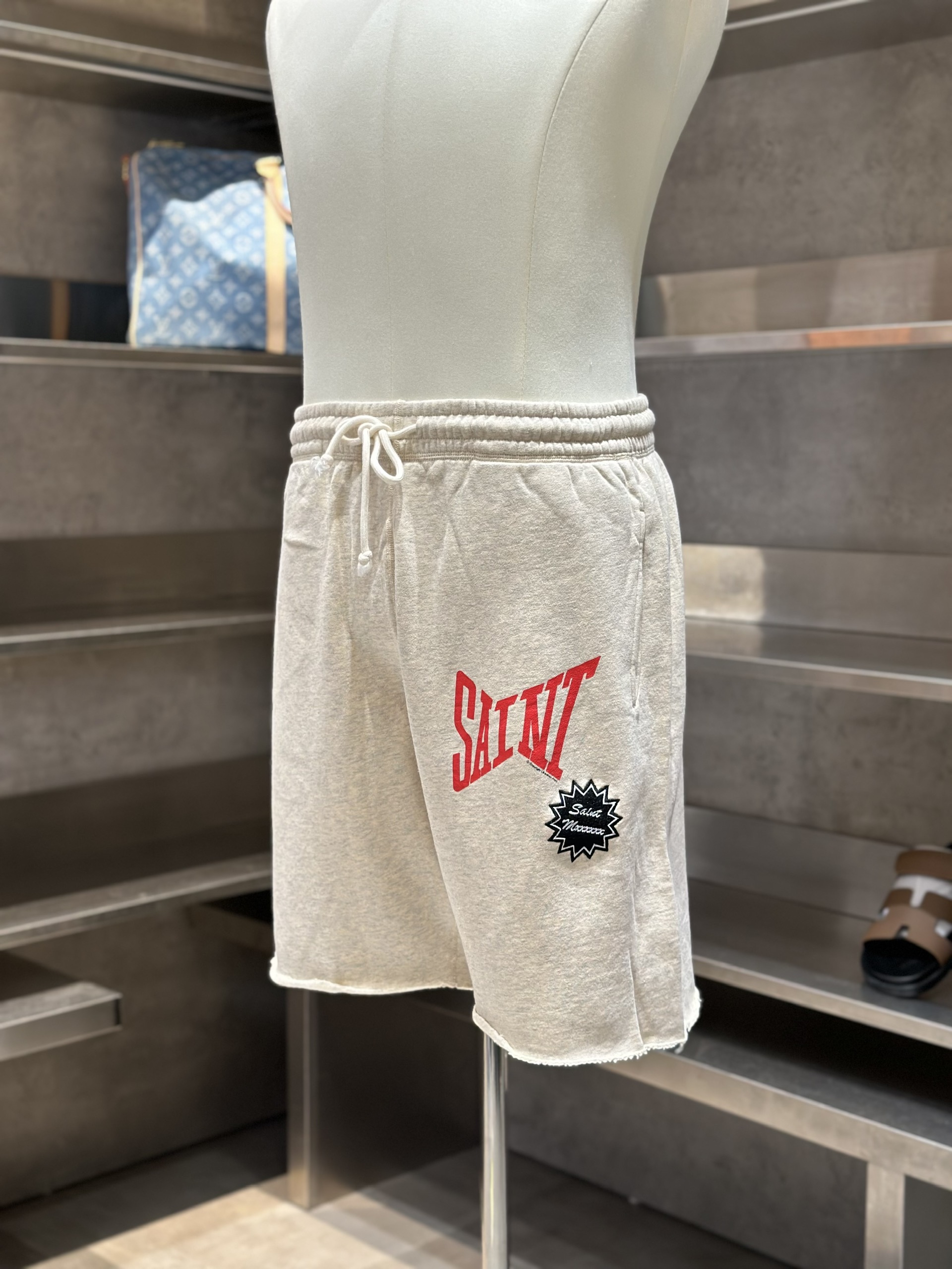 Quần short nỉ Saint Laurent YSL Be logo chữ Đỏ Like Auth VTN