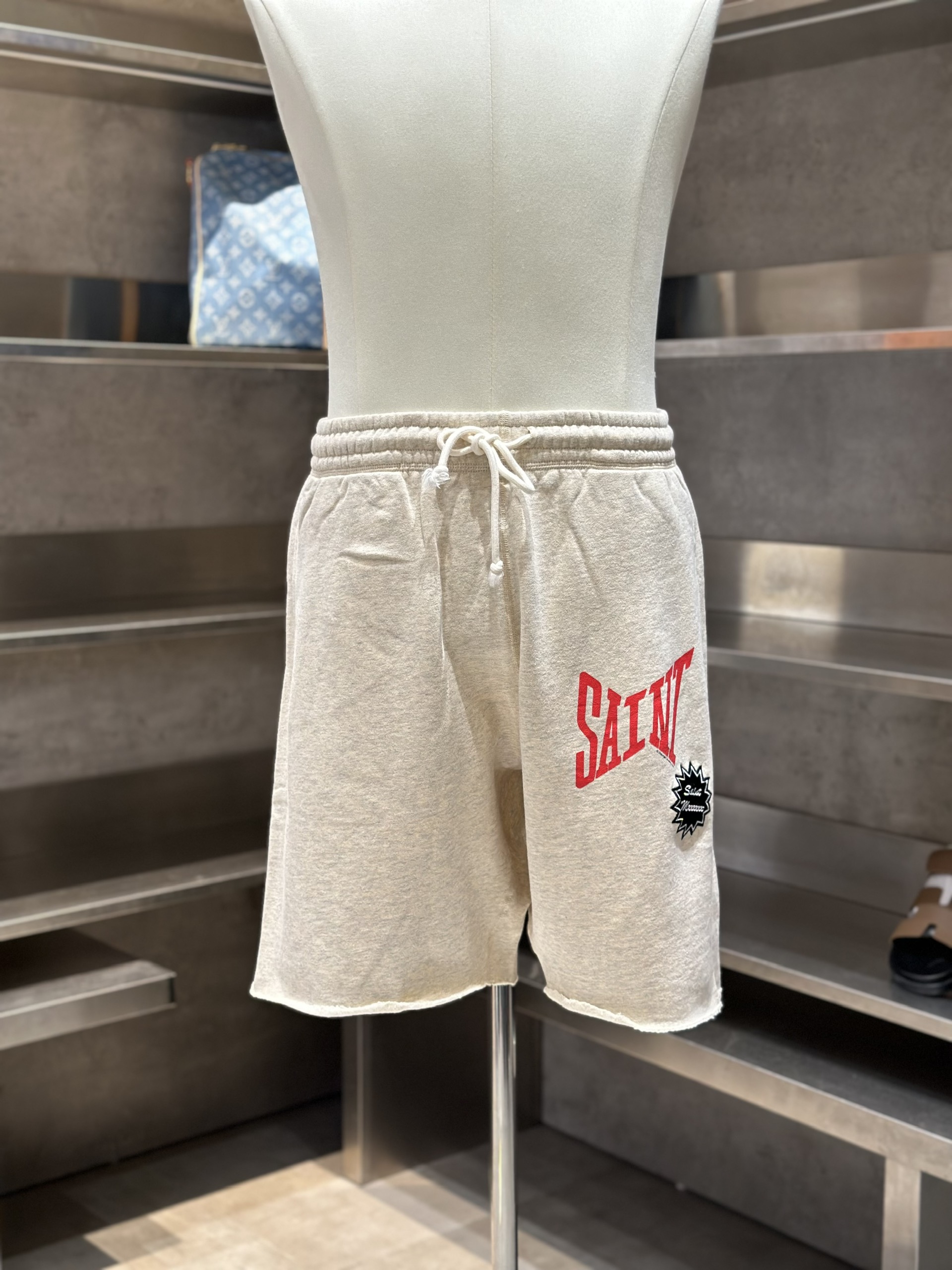 Quần short nỉ Saint Laurent YSL Be logo chữ Đỏ Like Auth VTN