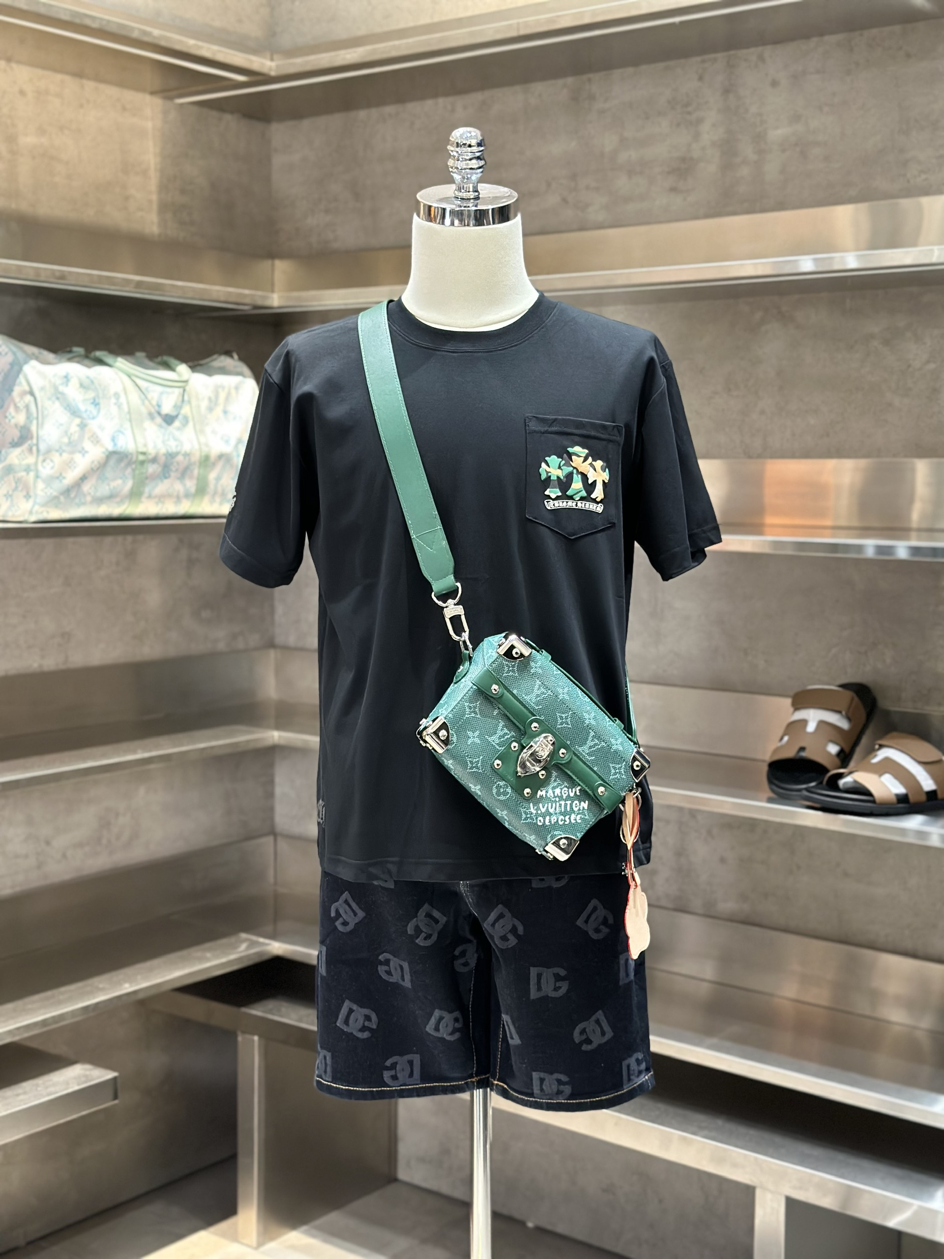 Áo phông T-shirt Chrome Heart CH Đen logo chữ thập tròn loang màu Xanh Vàng lưng túi ngực Like Auth VTN