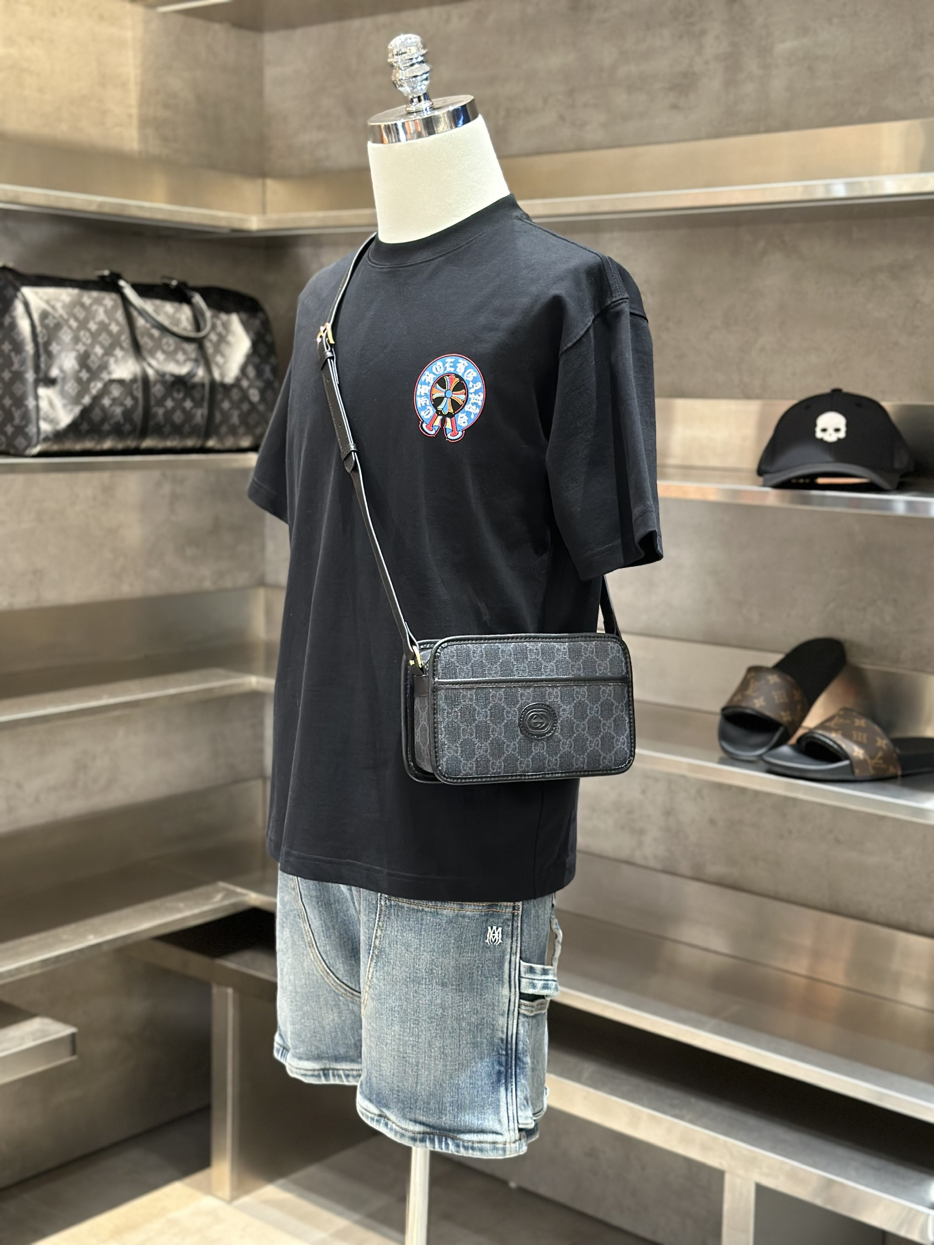 Áo phông T-shirt Chrome Heart CH Đen logo tròn nổi lưng ngực Like Auth VTN