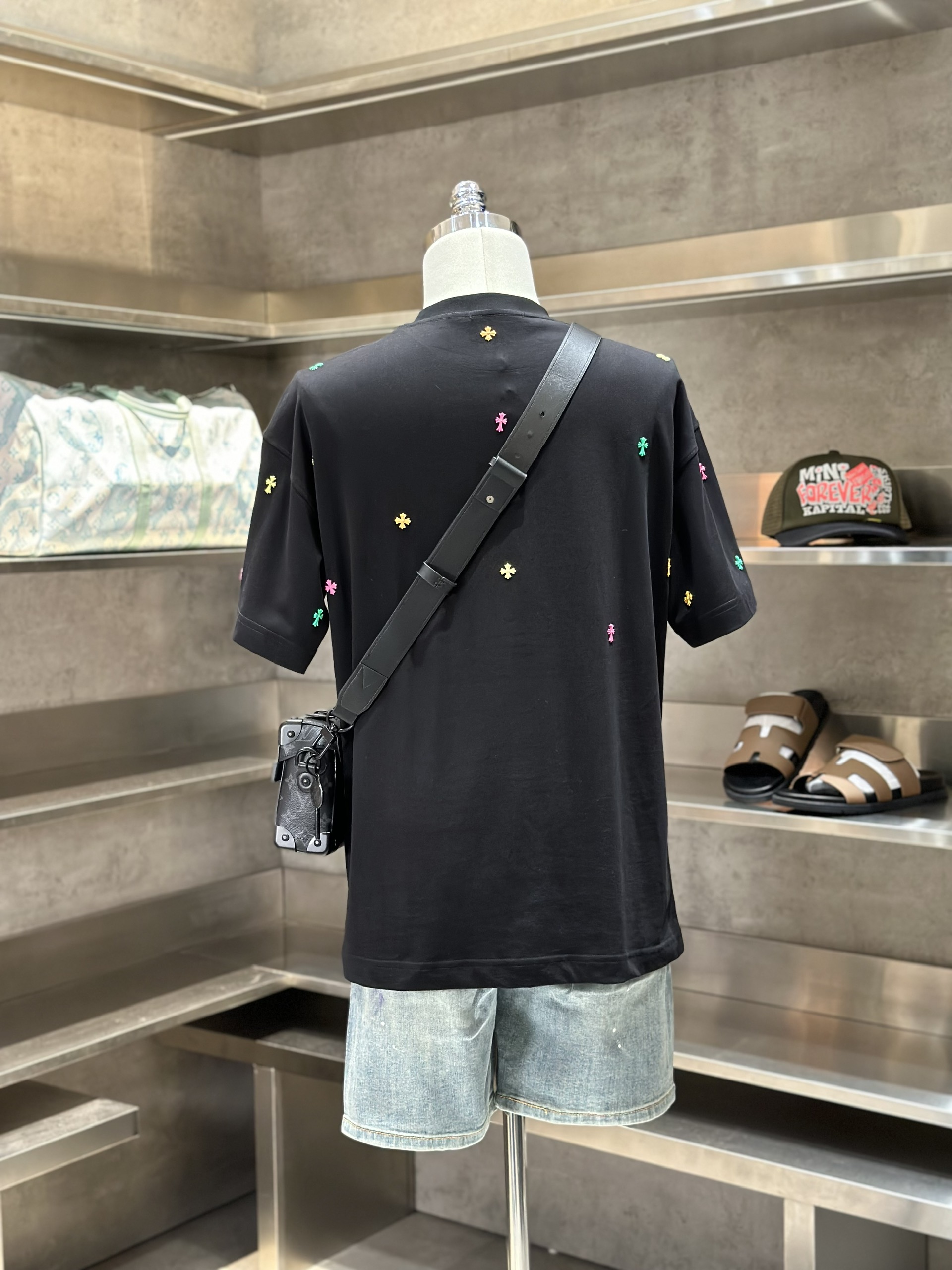 Áo phông T-shirt Chrome Heart CH Đen logo hạt màu sắc Like Auth VTN
