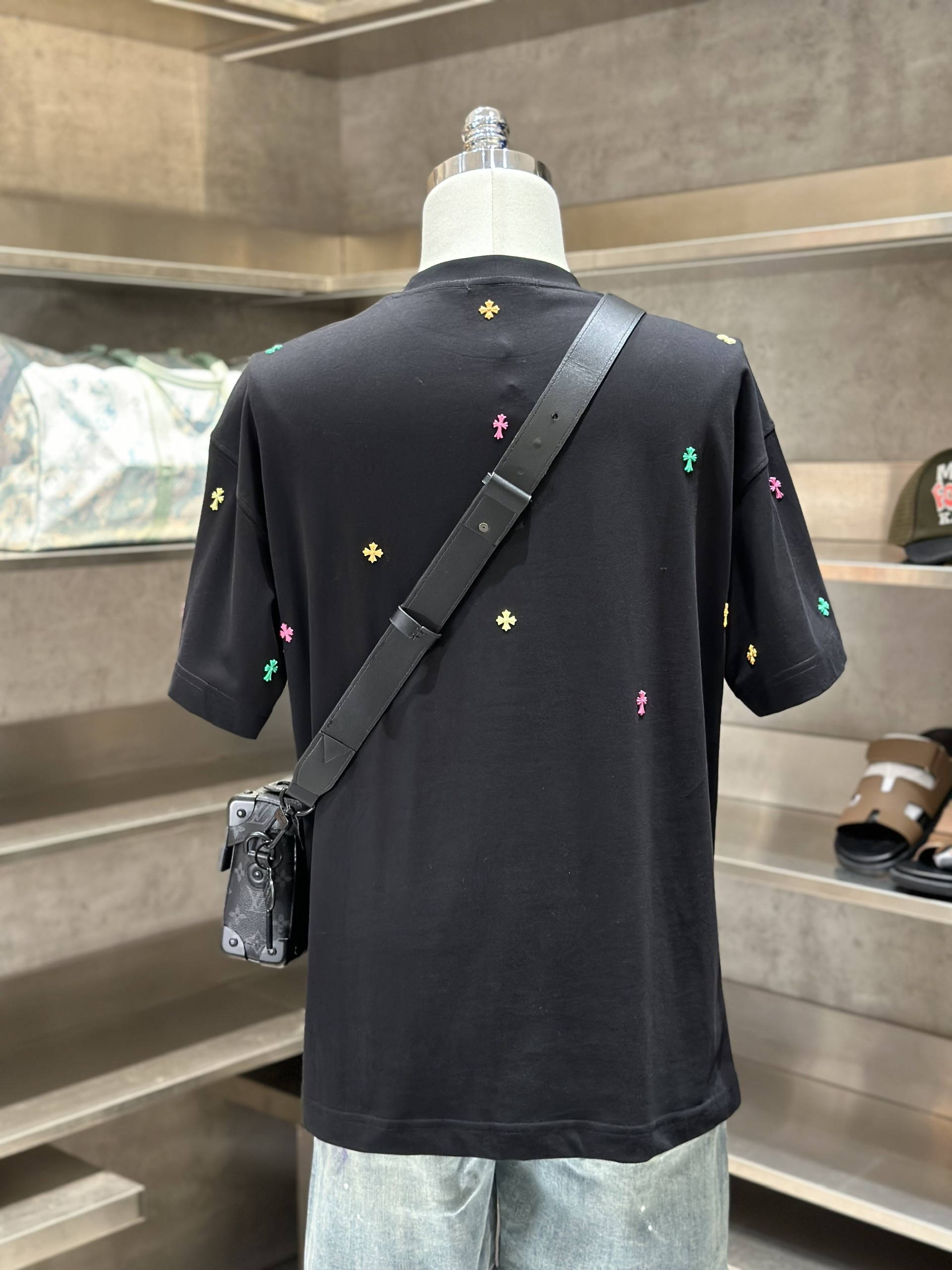 Áo phông T-shirt Chrome Heart CH Đen logo hạt màu sắc Like Auth VTN
