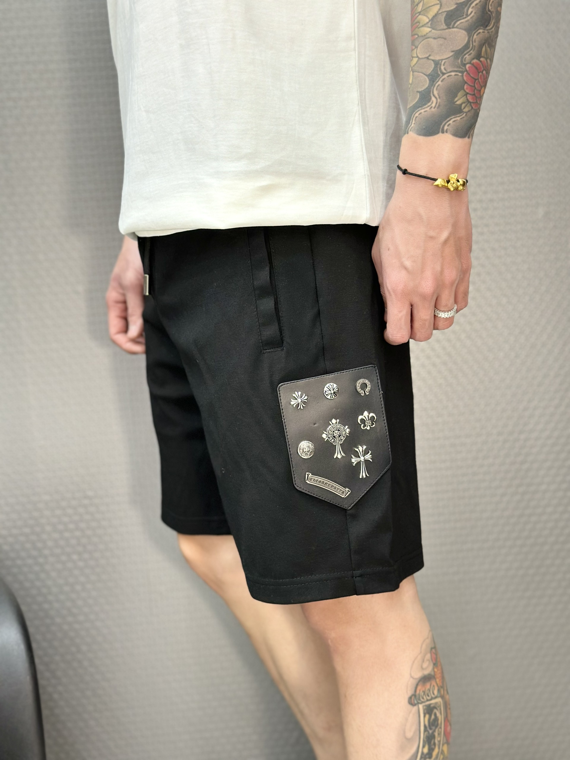 Quần short nỉ Chrome Heart CH Đen tag da logo thêu đùi Like Auth VTN