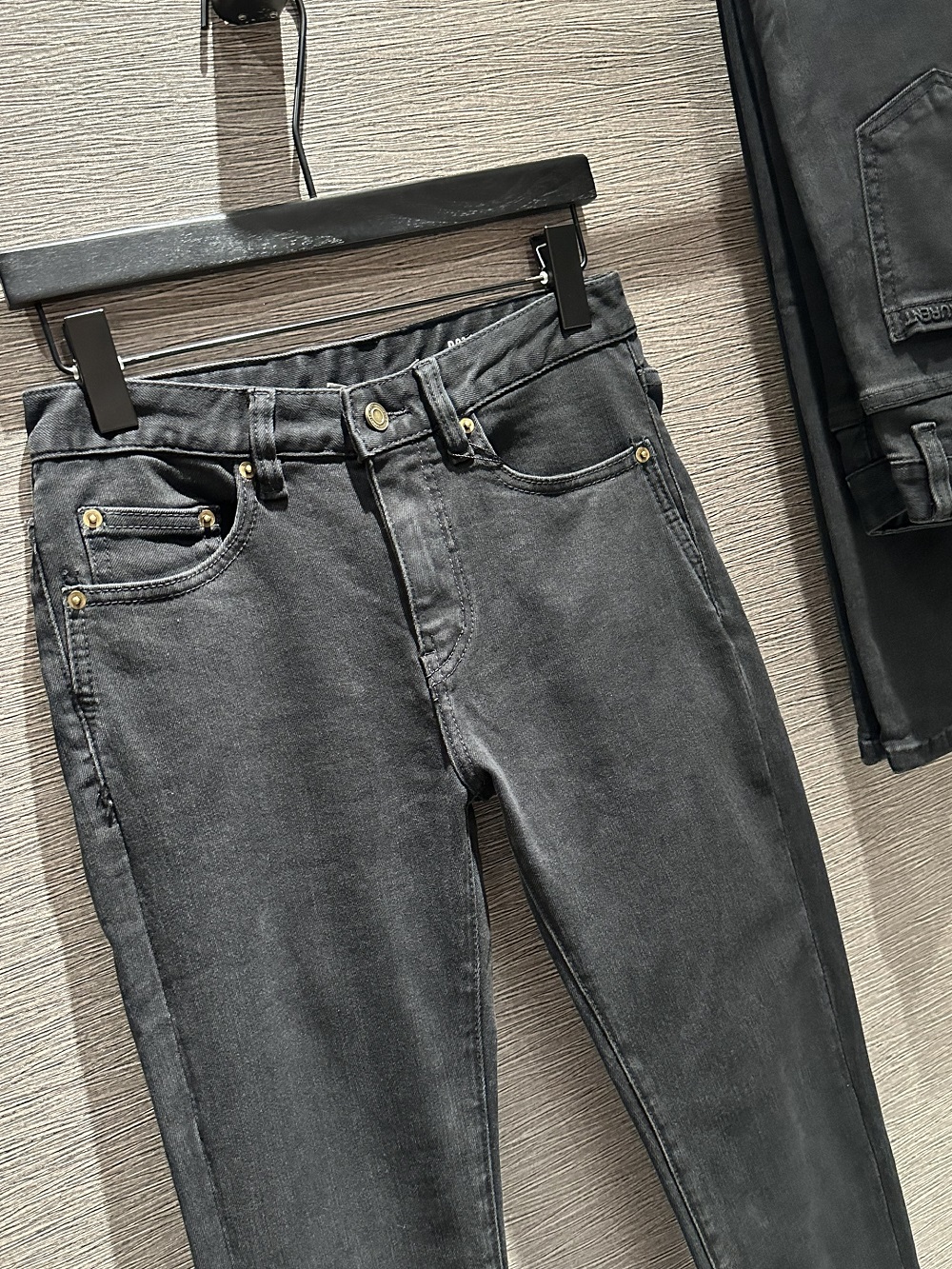 Quần Jean Saint Laurent YSL Đen Xám trơn logo chữ dập nổi Like Auth VTN