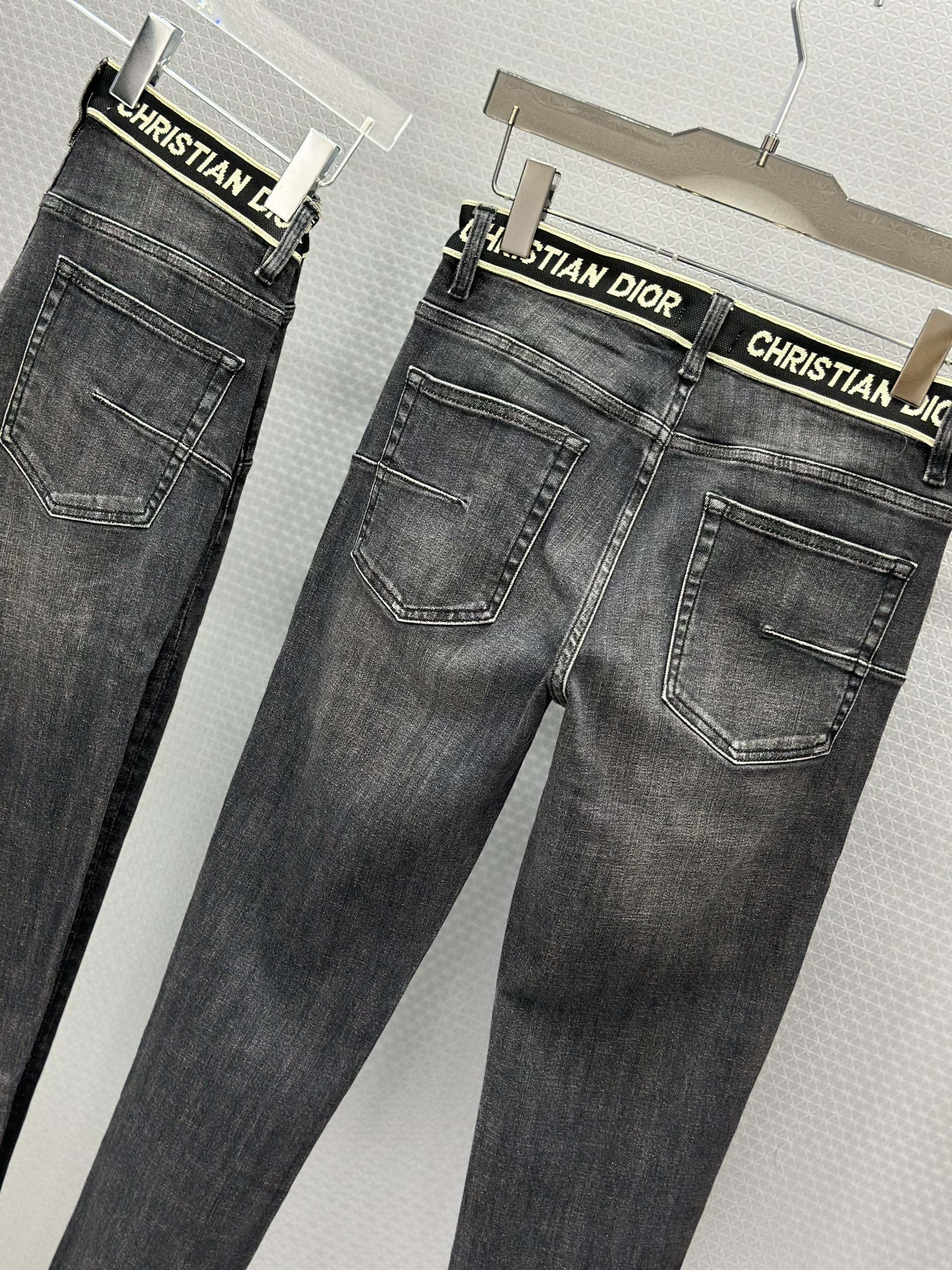 Quần Jean Dior CD Xám bạc logo chữ cạp Like Auth 28-34 VTN