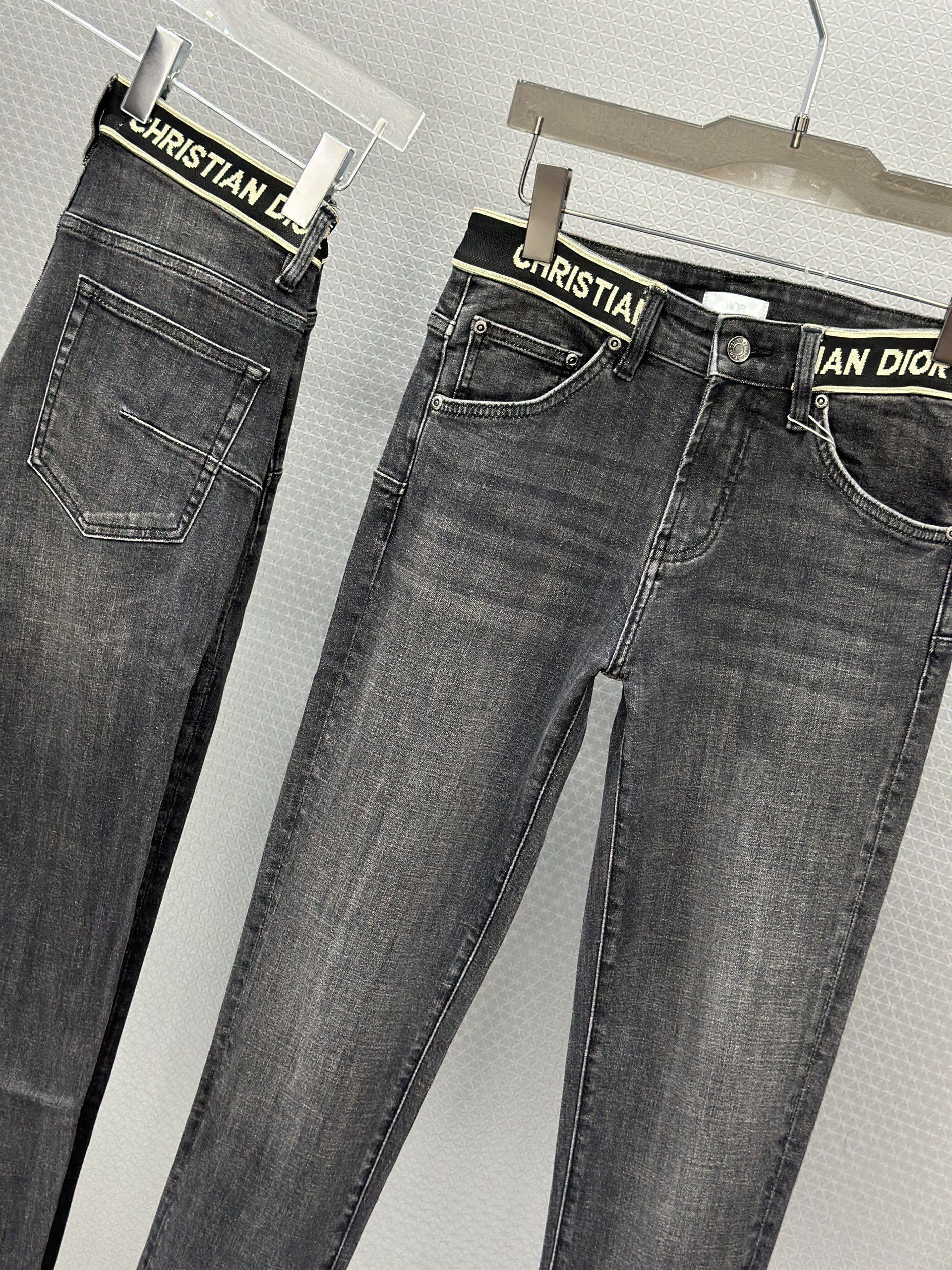 Quần Jean Dior CD Xám bạc logo chữ cạp Like Auth 28-34 VTN