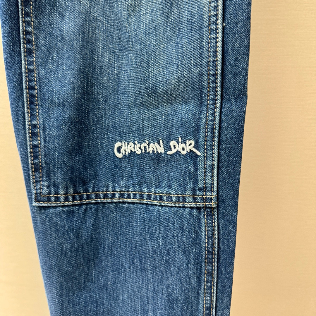 Quần Jean suông Dior CD Xanh logo chữ thêu ống Like Auth VTN