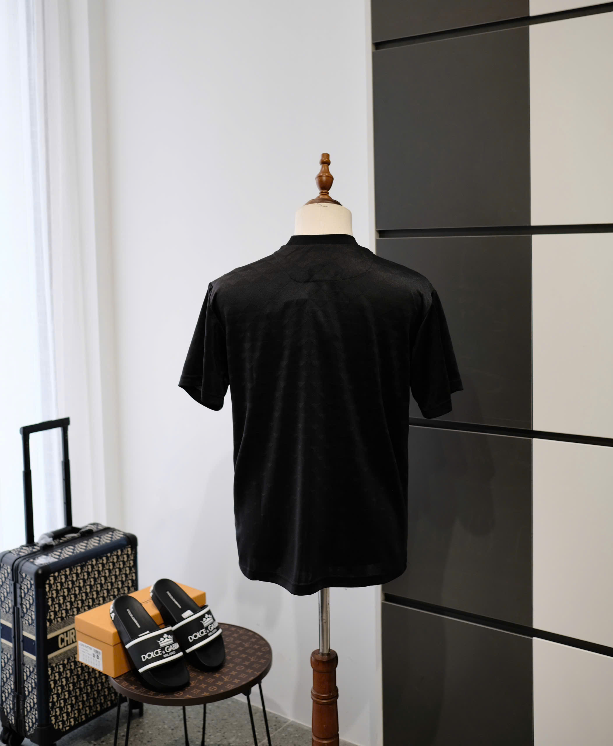 Áo phông T-shirt Prada P Đen logo tam giác thêu ngực Like Auth DDT