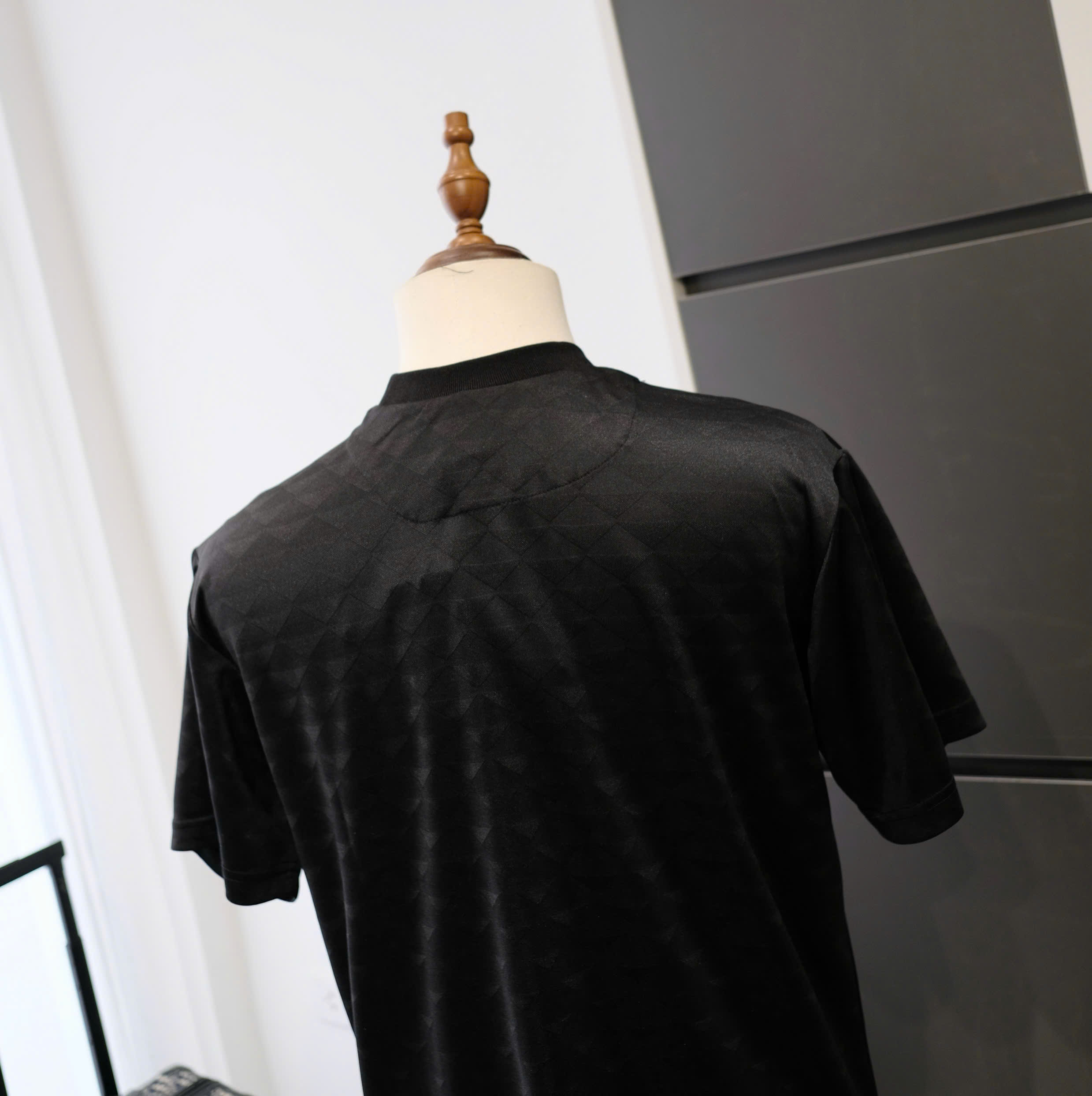 Áo phông T-shirt Prada P Đen logo tam giác thêu ngực Like Auth DDT