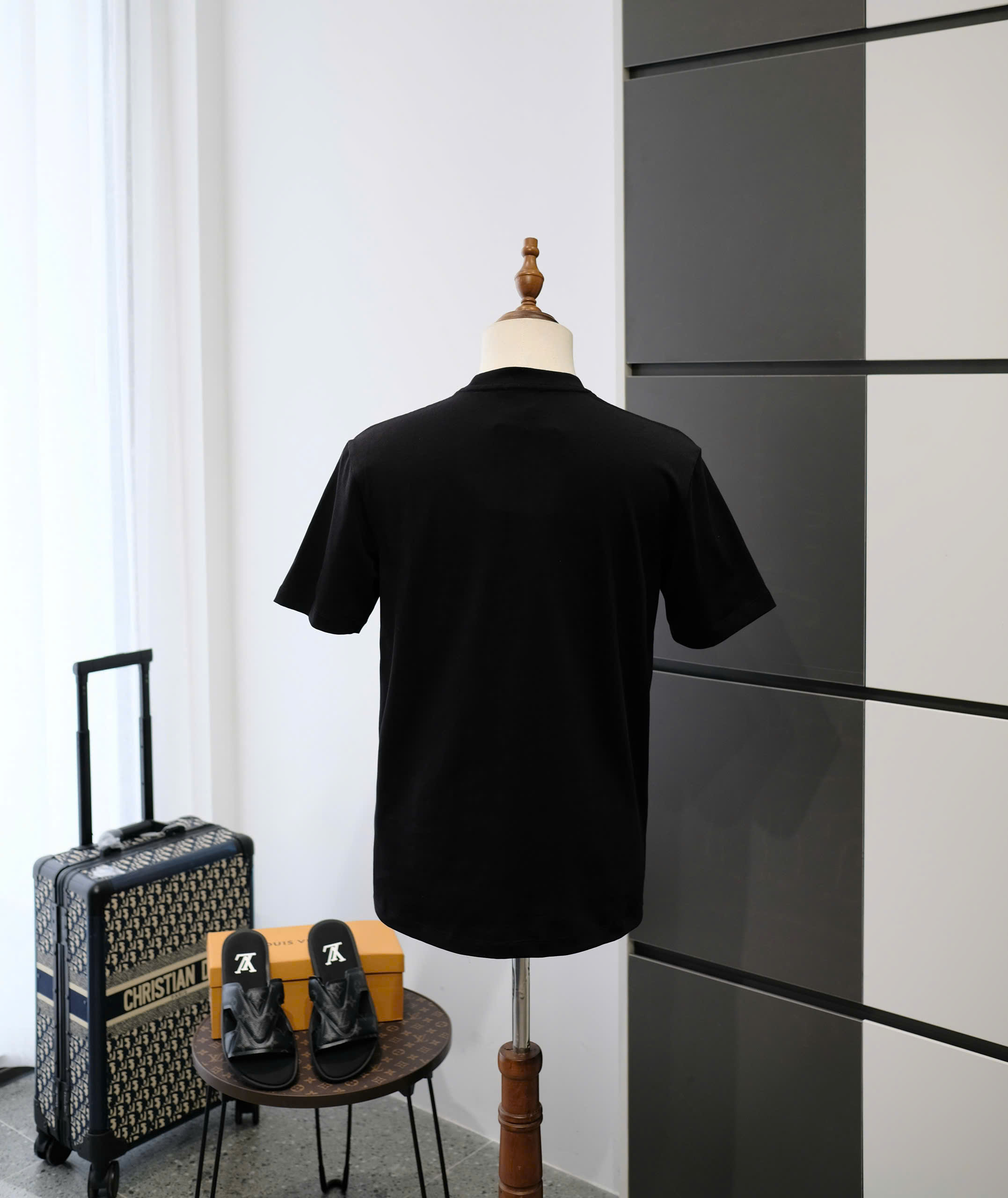 Áo phông T-shirt Moncler M logo nổi ngực Like Auth DDT