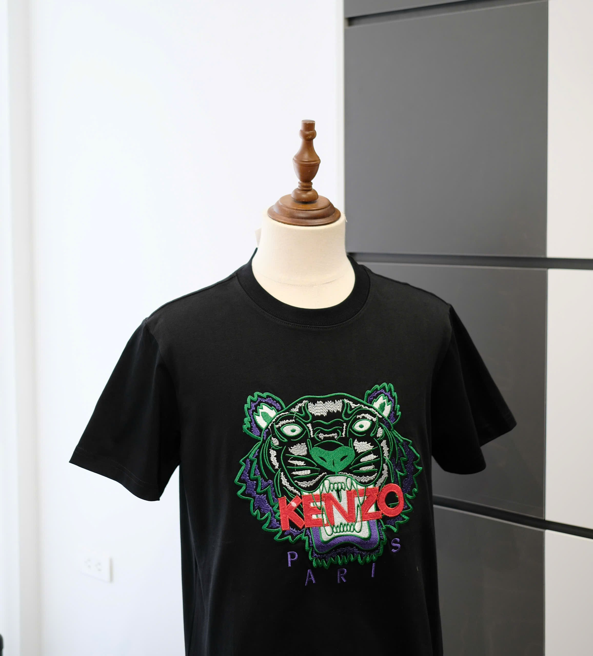 Áo phông T-shirt Kenzo KZ Đen logo mặt Hổ Xanh lá chữ Đỏ thêu Like Auth DDT