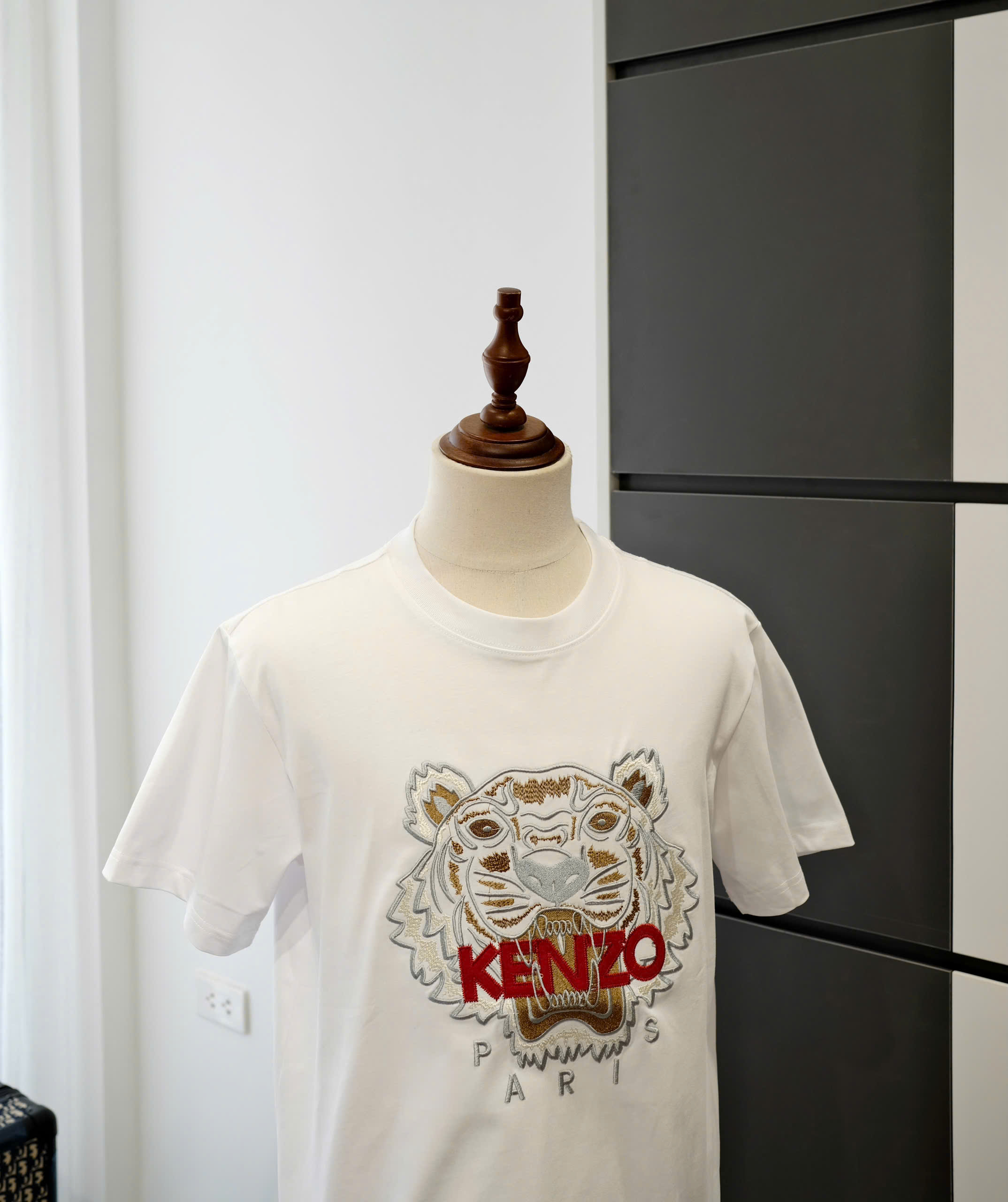 Áo phông T-shirt Kenzo KZ Trắng logo mặt Hổ Xám chữ Đỏ thêu Like Auth DDT