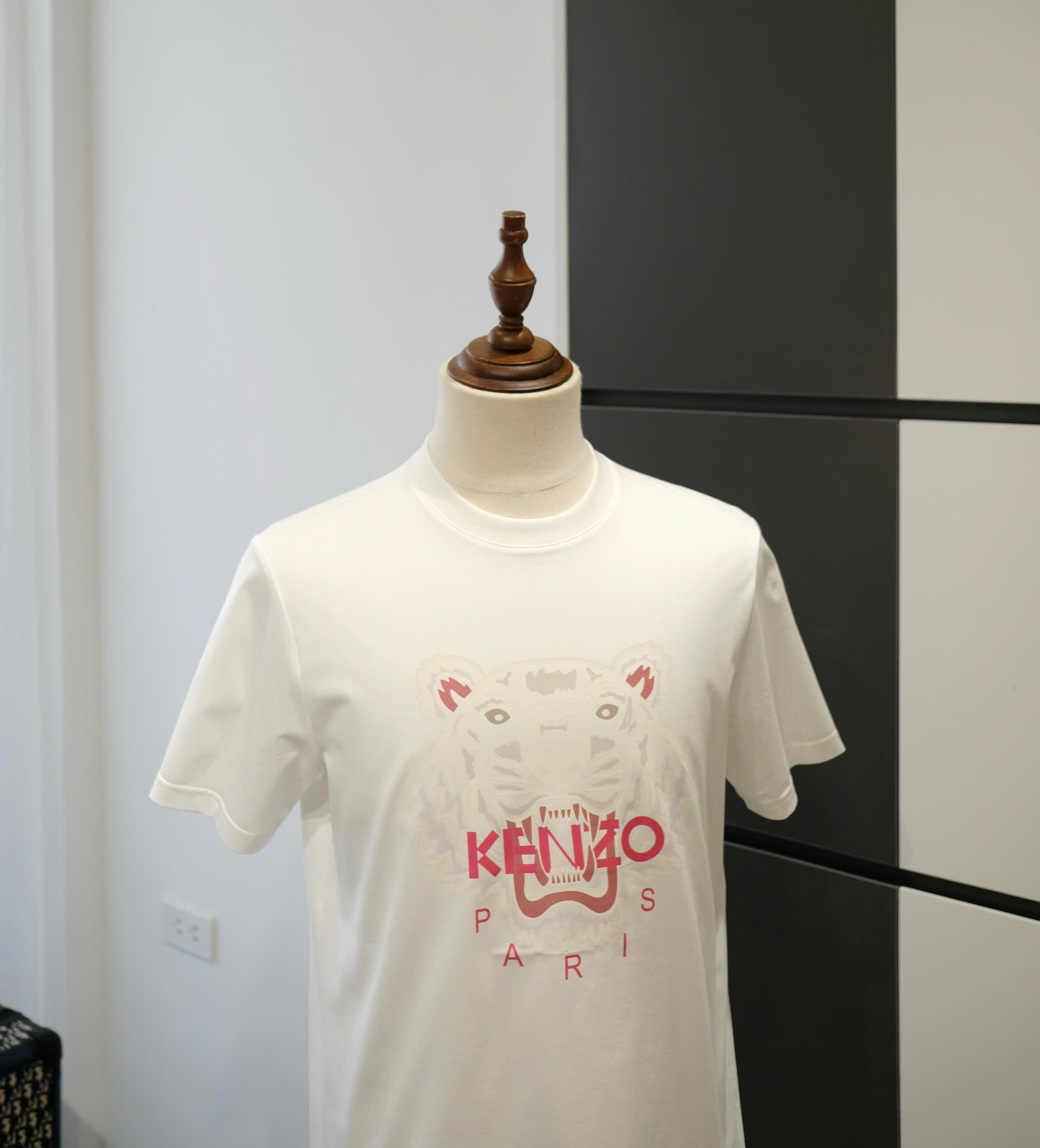 Áo phông T-shirt Kenzo KZ Trắng logo mặt Hổ Trắng chữ Đỏ Like Auth DDT