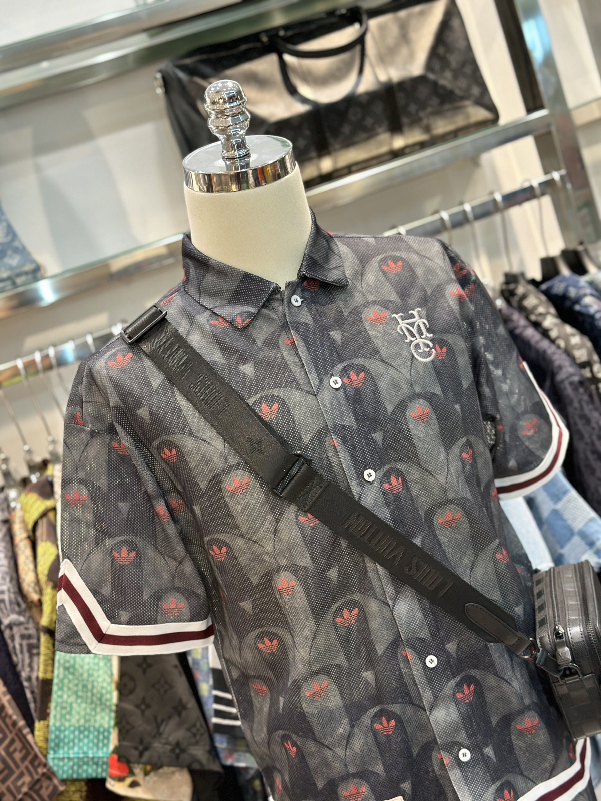 Bộ, set sơ mi Adidas A Đen họa tiết logo Đỏ Like Auth VTN