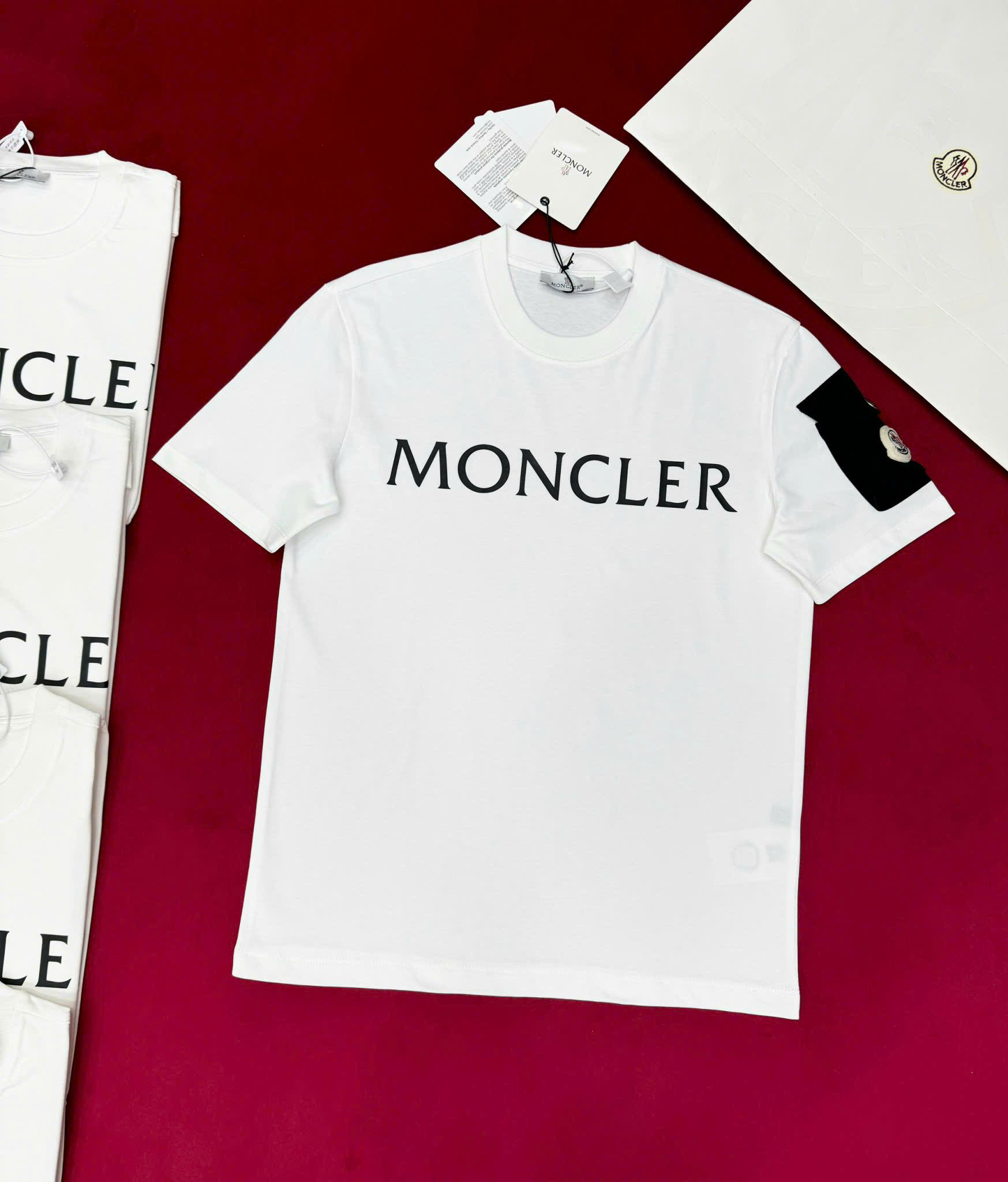 Áo phông T-shirt Moncler M logo chữ ngực phối túi tay Like Auth CD
