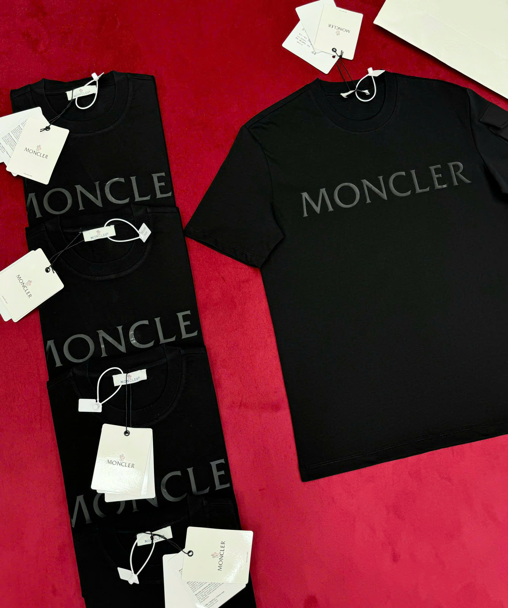 Áo phông T-shirt Moncler M logo chữ ngực phối túi tay Like Auth CD