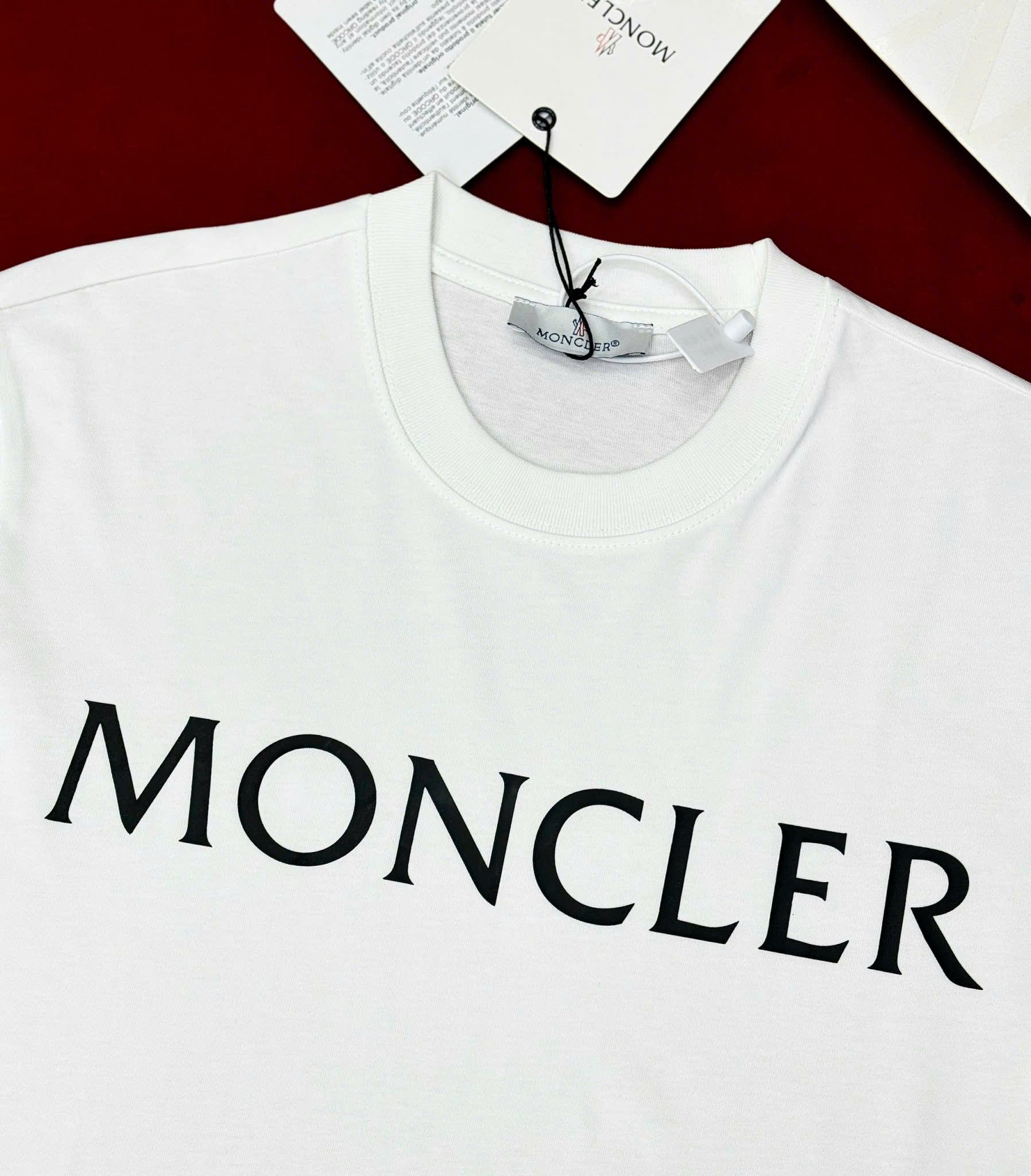 Áo phông T-shirt Moncler M logo chữ ngực phối túi tay Like Auth CD