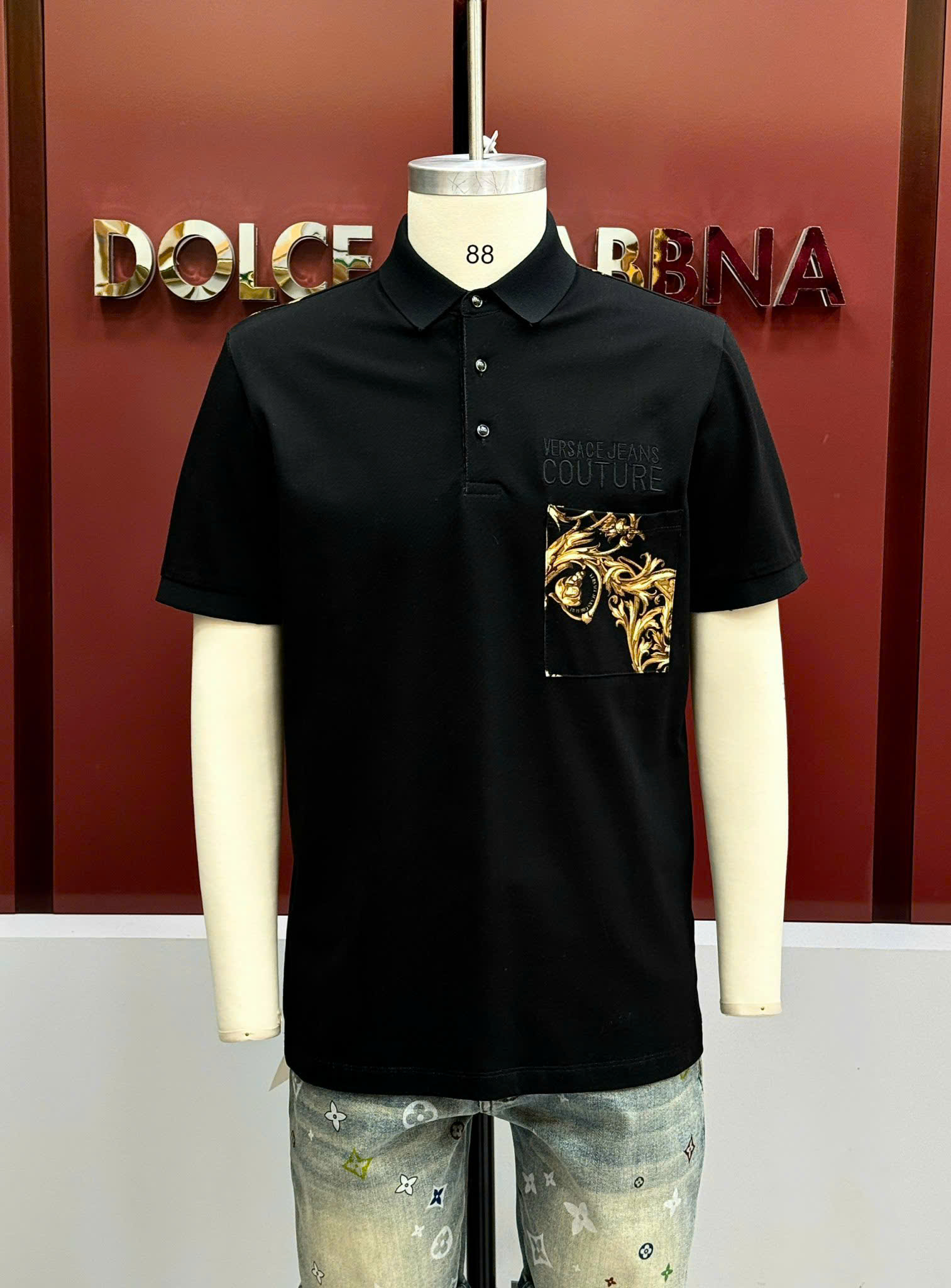 Áo polo Versace VS họa tiết Vàng logo chữ thêu túi ngực Like Auth CD