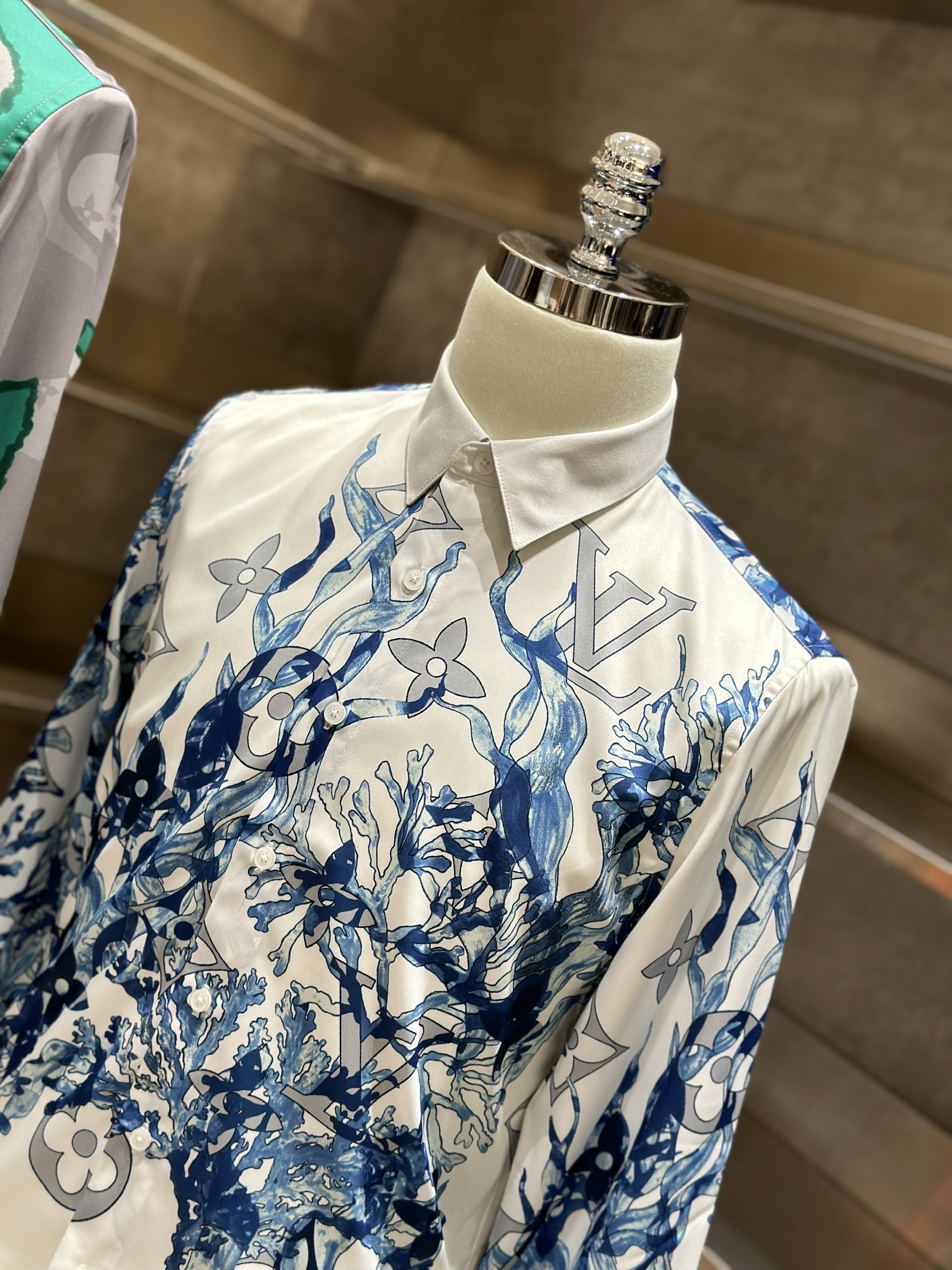 Áo sơ mi dài tay Louis Vuitton LV Trắng loang Xanh san hô Like Auth VTN