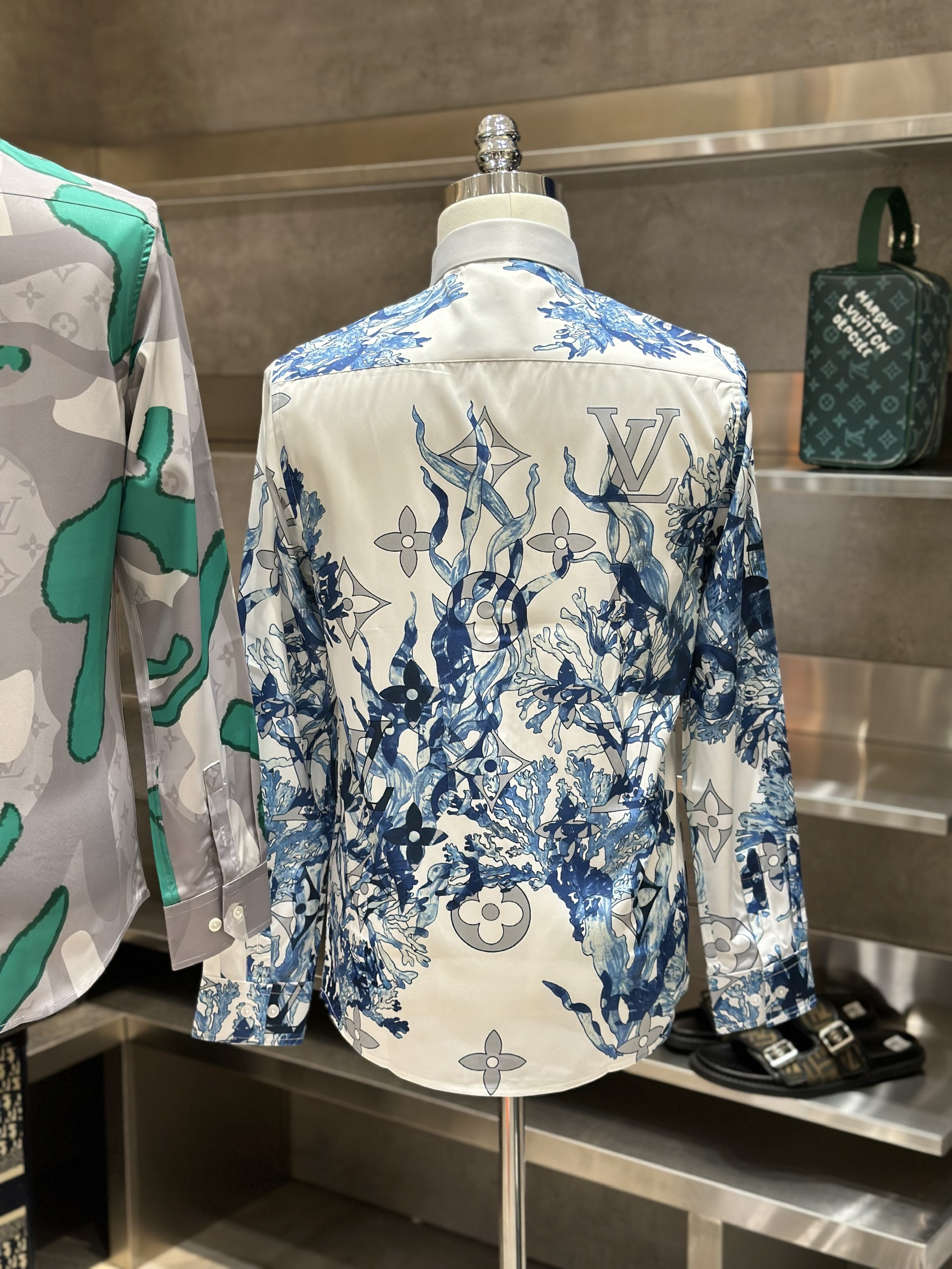 Áo sơ mi dài tay Louis Vuitton LV Trắng loang Xanh san hô Like Auth VTN