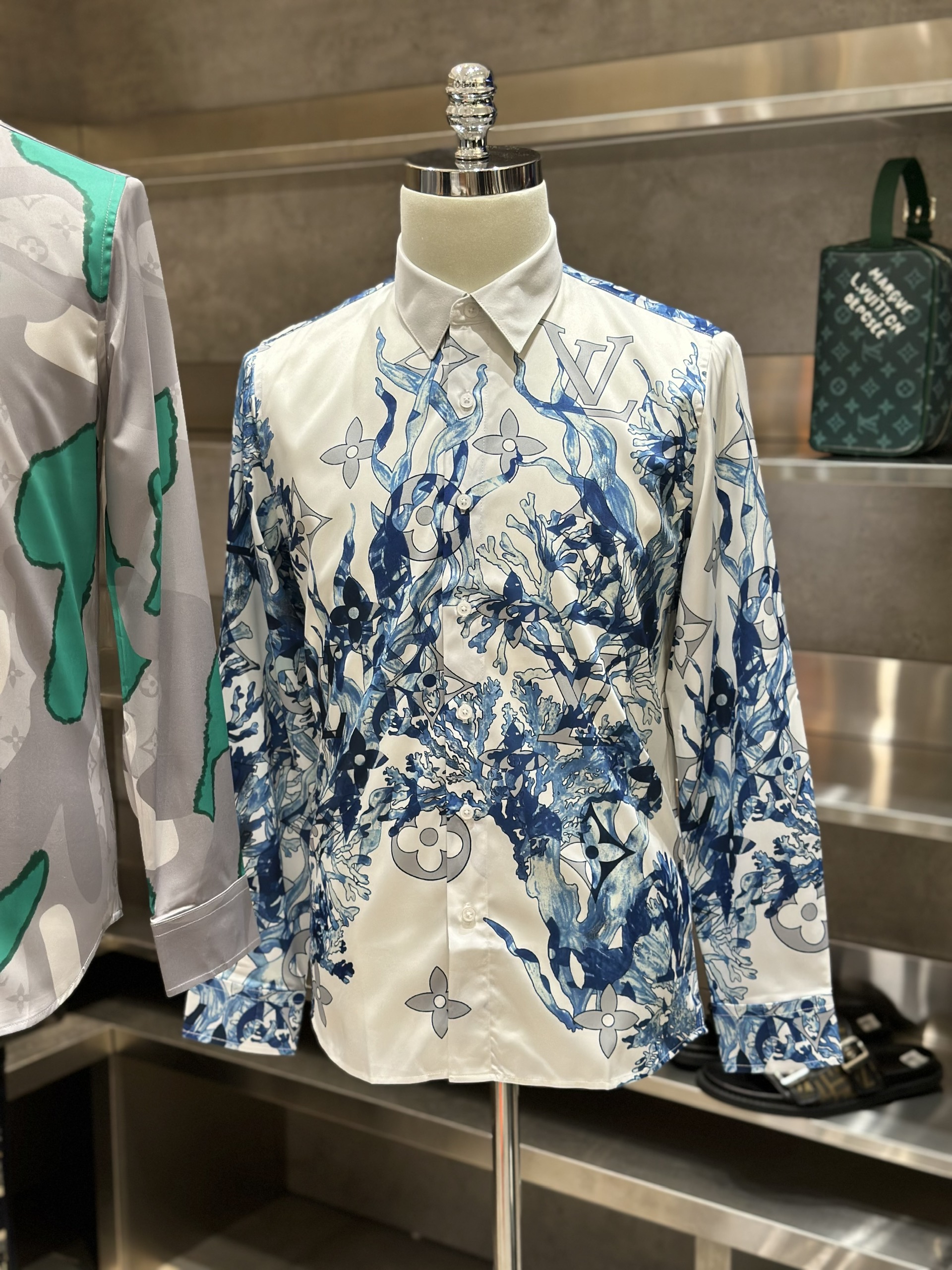 Áo sơ mi dài tay Louis Vuitton LV Trắng loang Xanh san hô Like Auth VTN